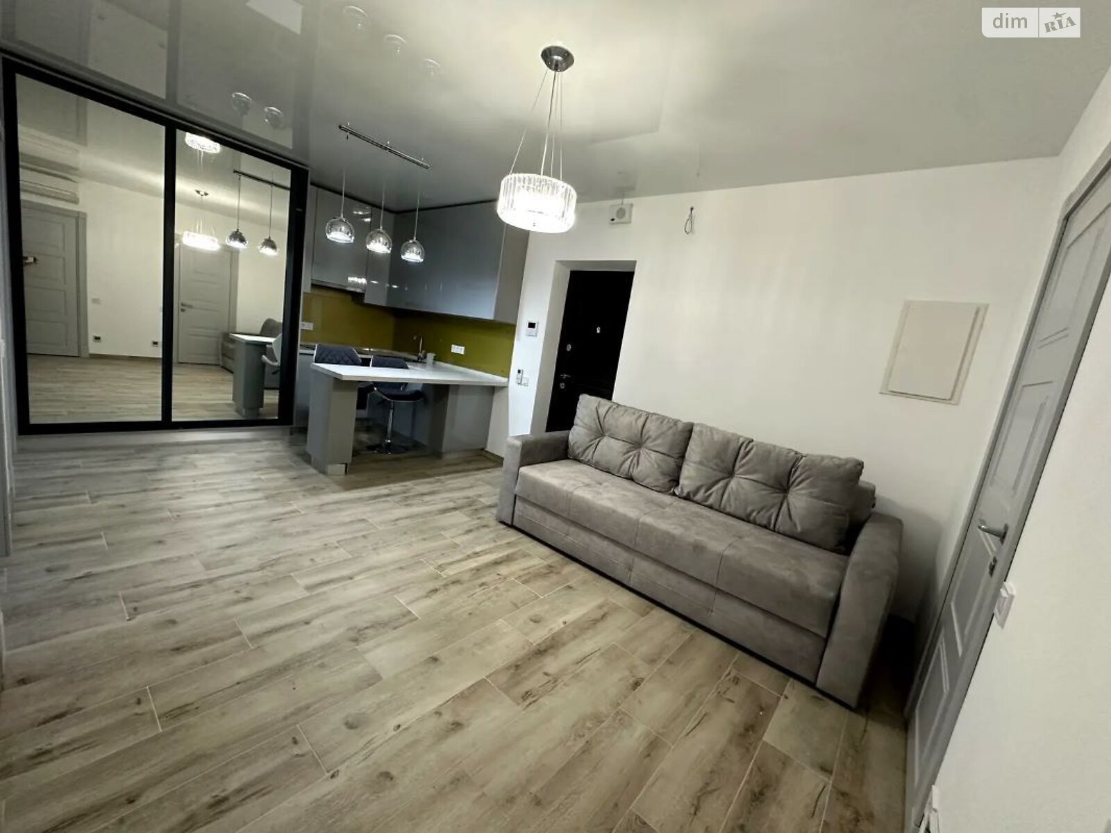 трехкомнатная квартира в Киеве, район Лукьяновка, на ул. Белорусская 36А в аренду на долгий срок помесячно фото 1