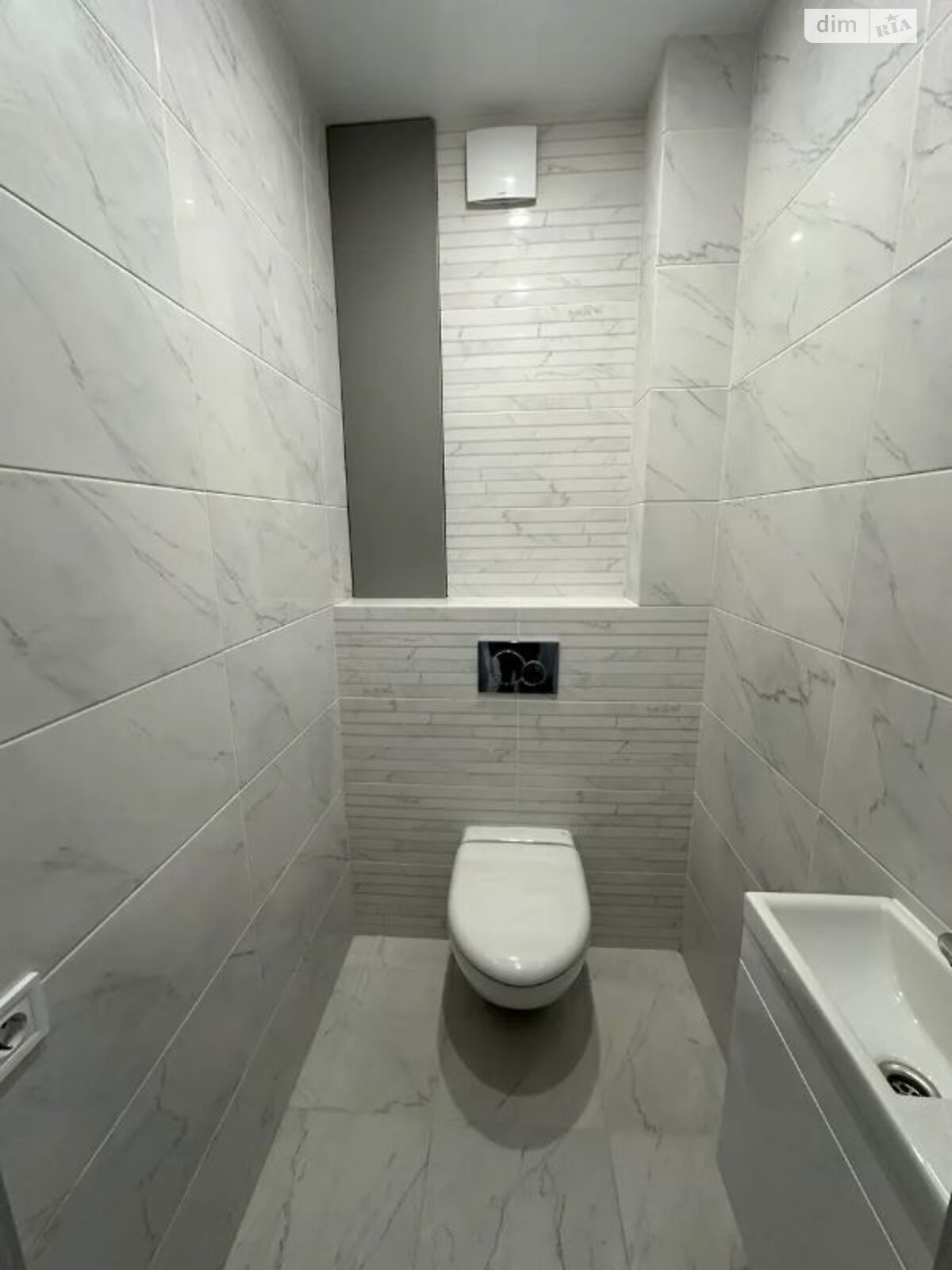 трехкомнатная квартира в Киеве, район Лукьяновка, на ул. Белорусская 36А в аренду на долгий срок помесячно фото 1