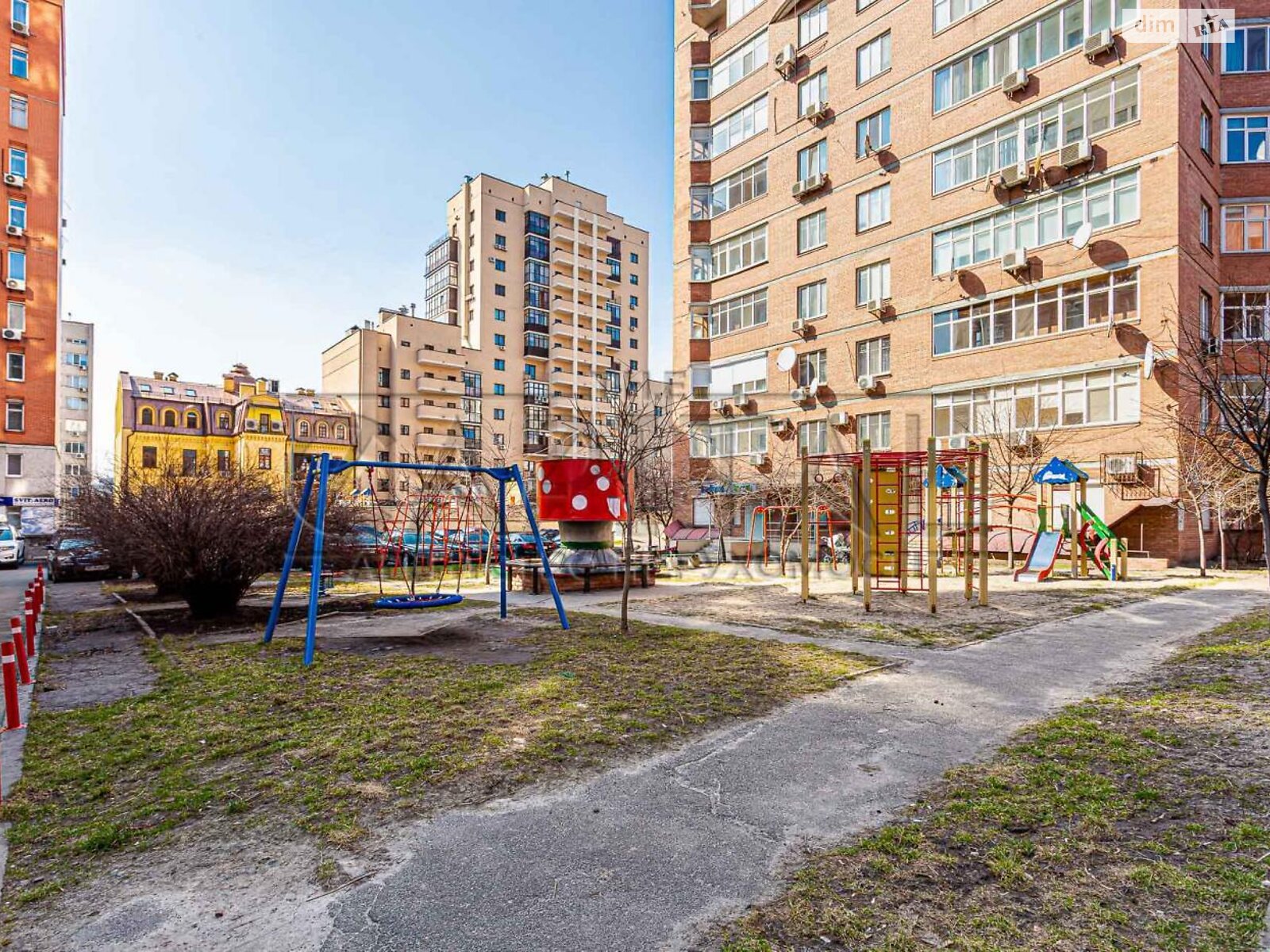 пятикомнатная квартира в Киеве, район Лукьяновка, на ул. Дмитриевская 17А в аренду на долгий срок помесячно фото 1 пятикомнатная квартира в Киеве, район Лукьяновка, на ул. Дмитриевская 17А в аренду на долгий срок помесячно фото 1