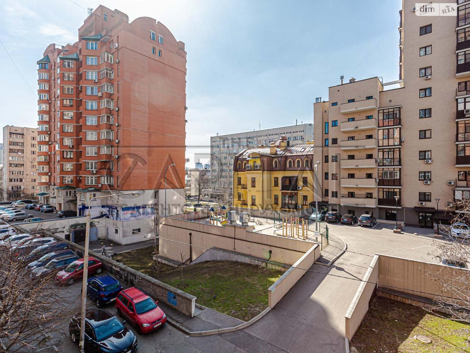 пятикомнатная квартира в Киеве, район Лукьяновка, на ул. Дмитриевская 17А в аренду на долгий срок помесячно фото 1 пятикомнатная квартира в Киеве, район Лукьяновка, на ул. Дмитриевская 17А в аренду на долгий срок помесячно фото 1