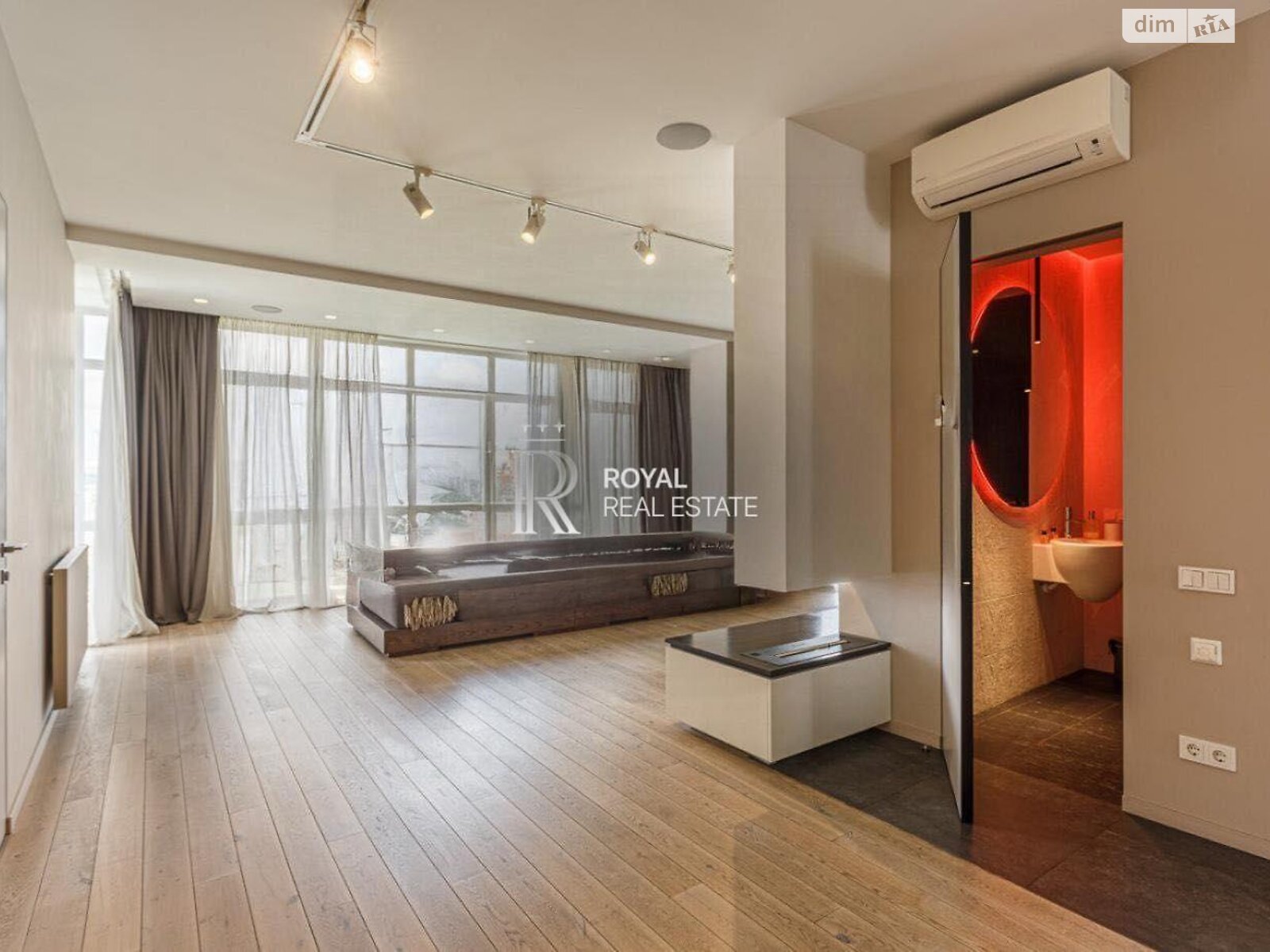 трехкомнатная квартира в Киеве, район Лукьяновка, на ул. Сечевых Стрельцов 84А в аренду на долгий срок помесячно фото 1