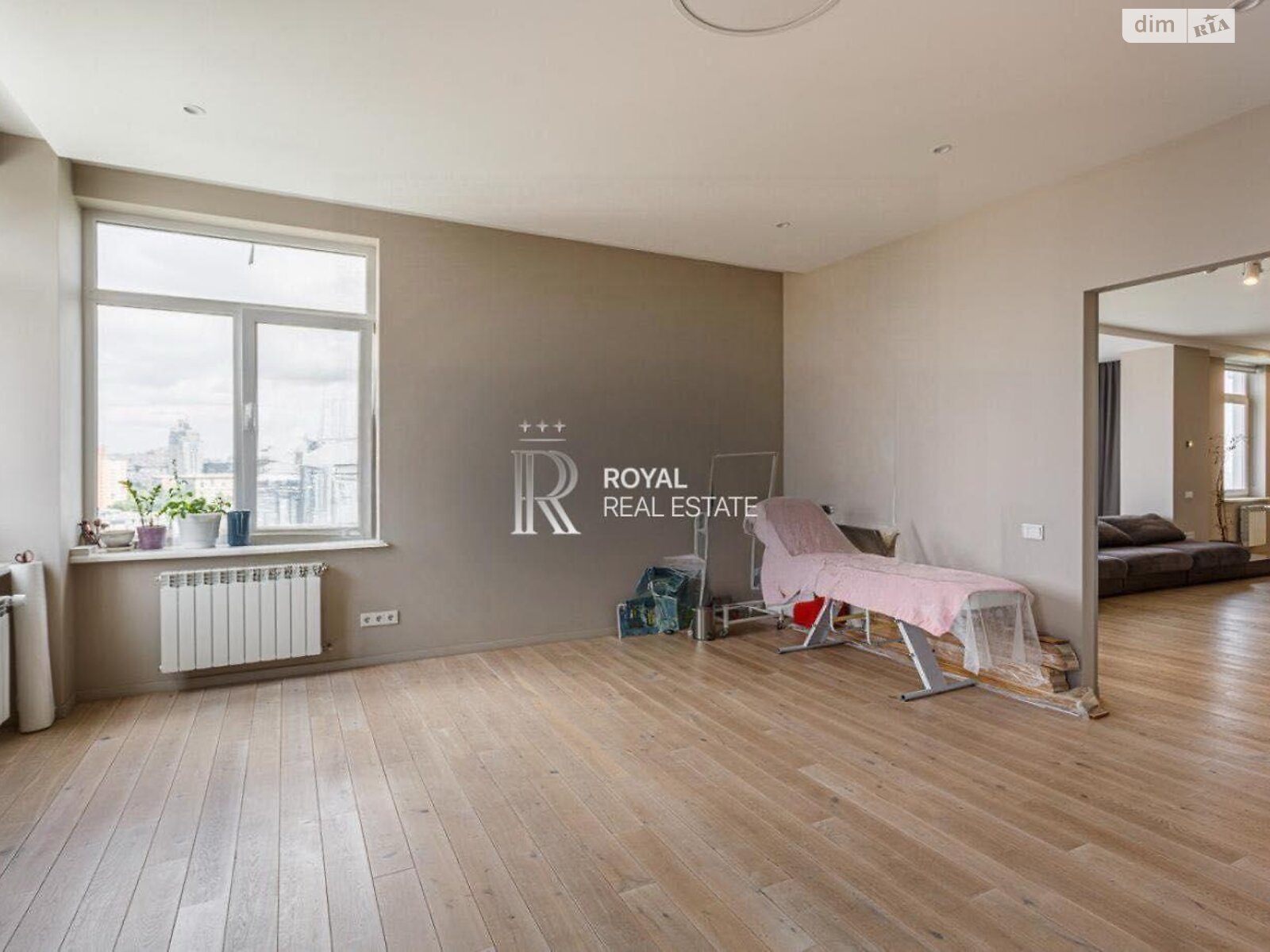 трехкомнатная квартира в Киеве, район Лукьяновка, на ул. Сечевых Стрельцов 84А в аренду на долгий срок помесячно фото 1