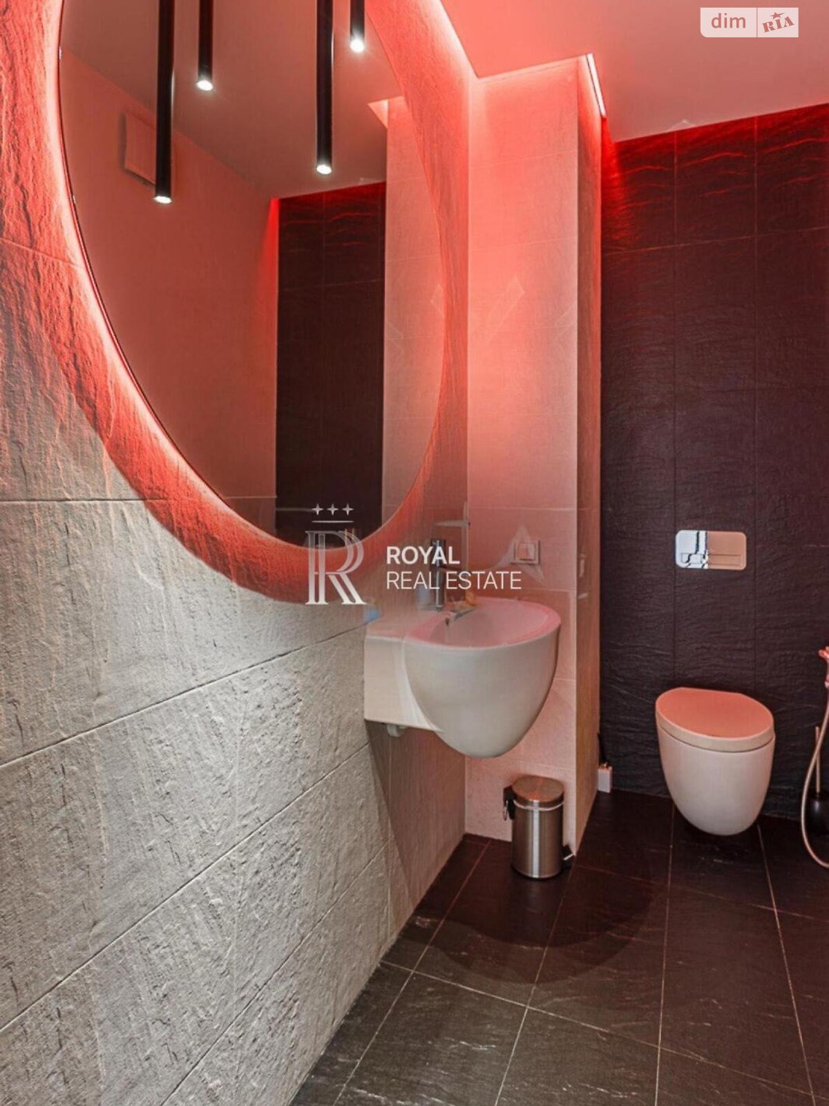 трехкомнатная квартира в Киеве, район Лукьяновка, на ул. Сечевых Стрельцов 84А в аренду на долгий срок помесячно фото 1