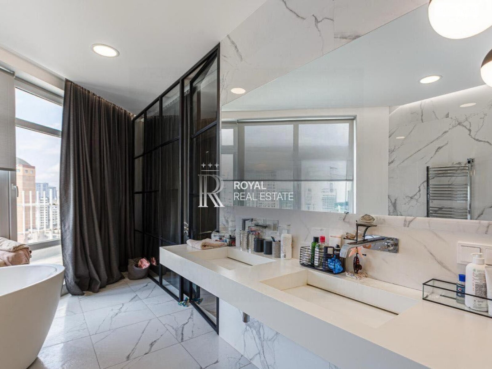 трехкомнатная квартира в Киеве, район Лукьяновка, на ул. Сечевых Стрельцов 84А в аренду на долгий срок помесячно фото 1