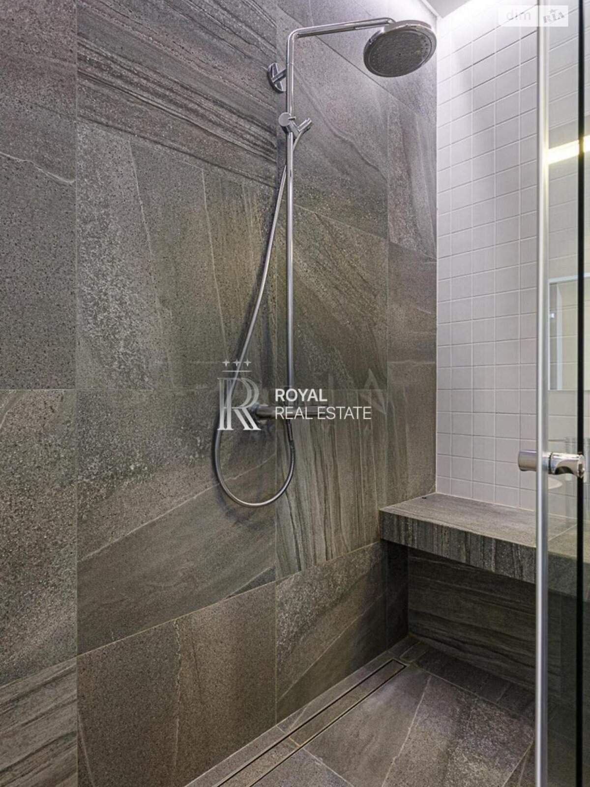 трехкомнатная квартира в Киеве, район Лукьяновка, на ул. Сечевых Стрельцов 84А в аренду на долгий срок помесячно фото 1