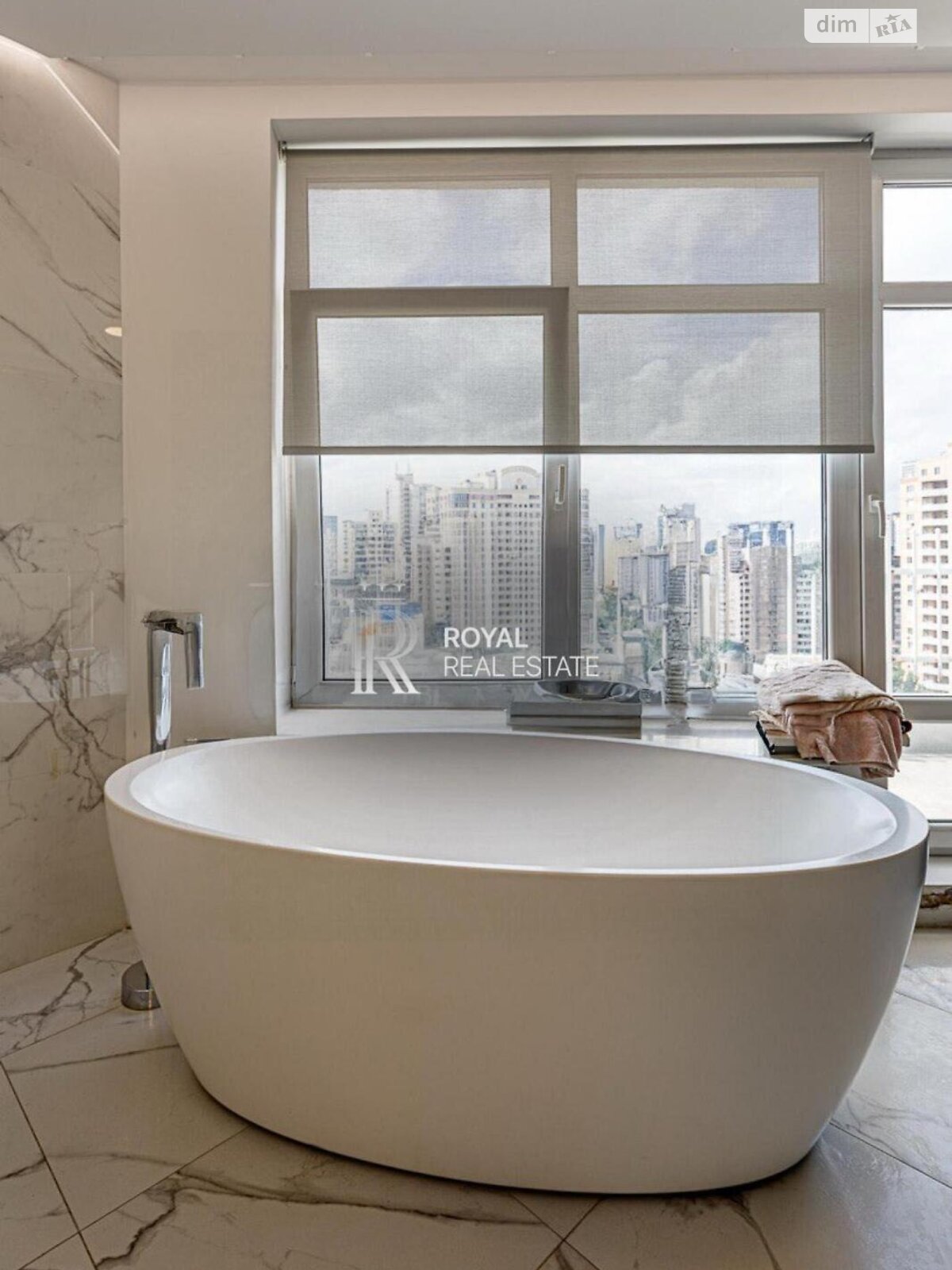 трехкомнатная квартира в Киеве, район Лукьяновка, на ул. Сечевых Стрельцов 84А в аренду на долгий срок помесячно фото 1