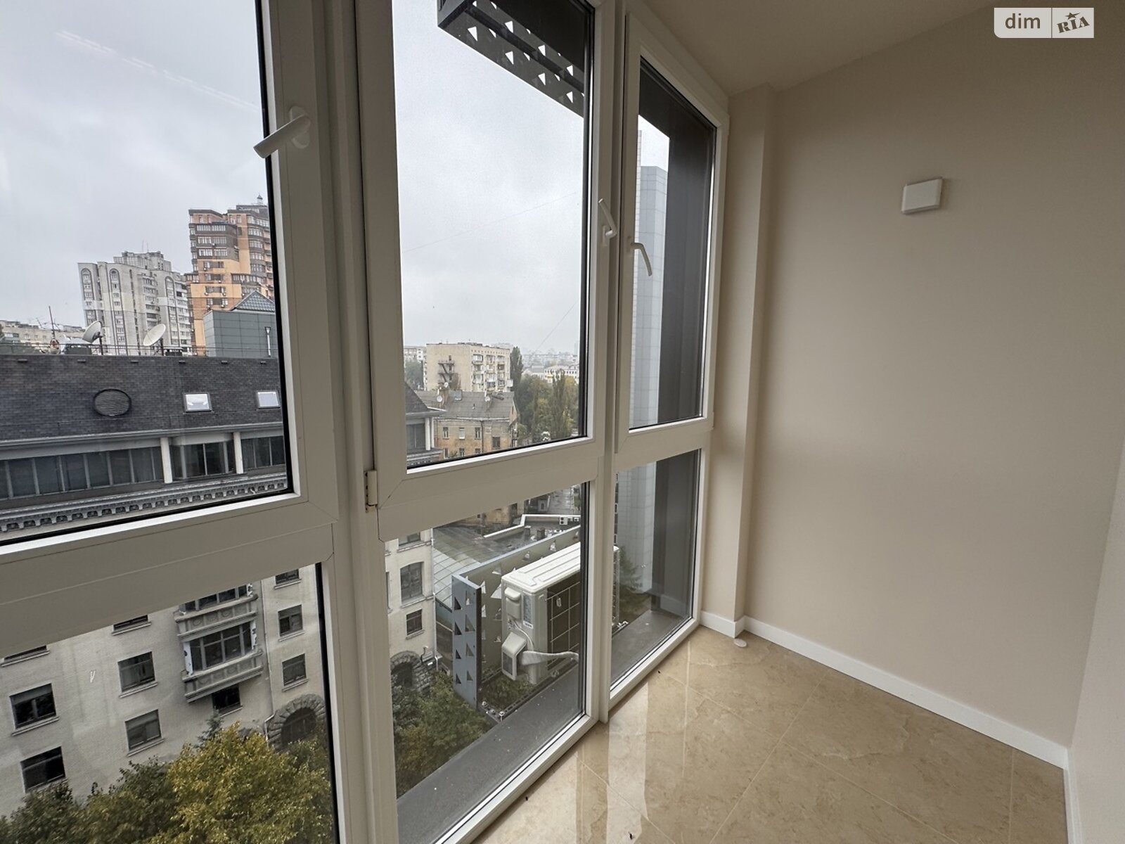 однокомнатная квартира в Киеве, район Лукьяновка, на ул. Шолуденко 30 в аренду на долгий срок помесячно фото 1