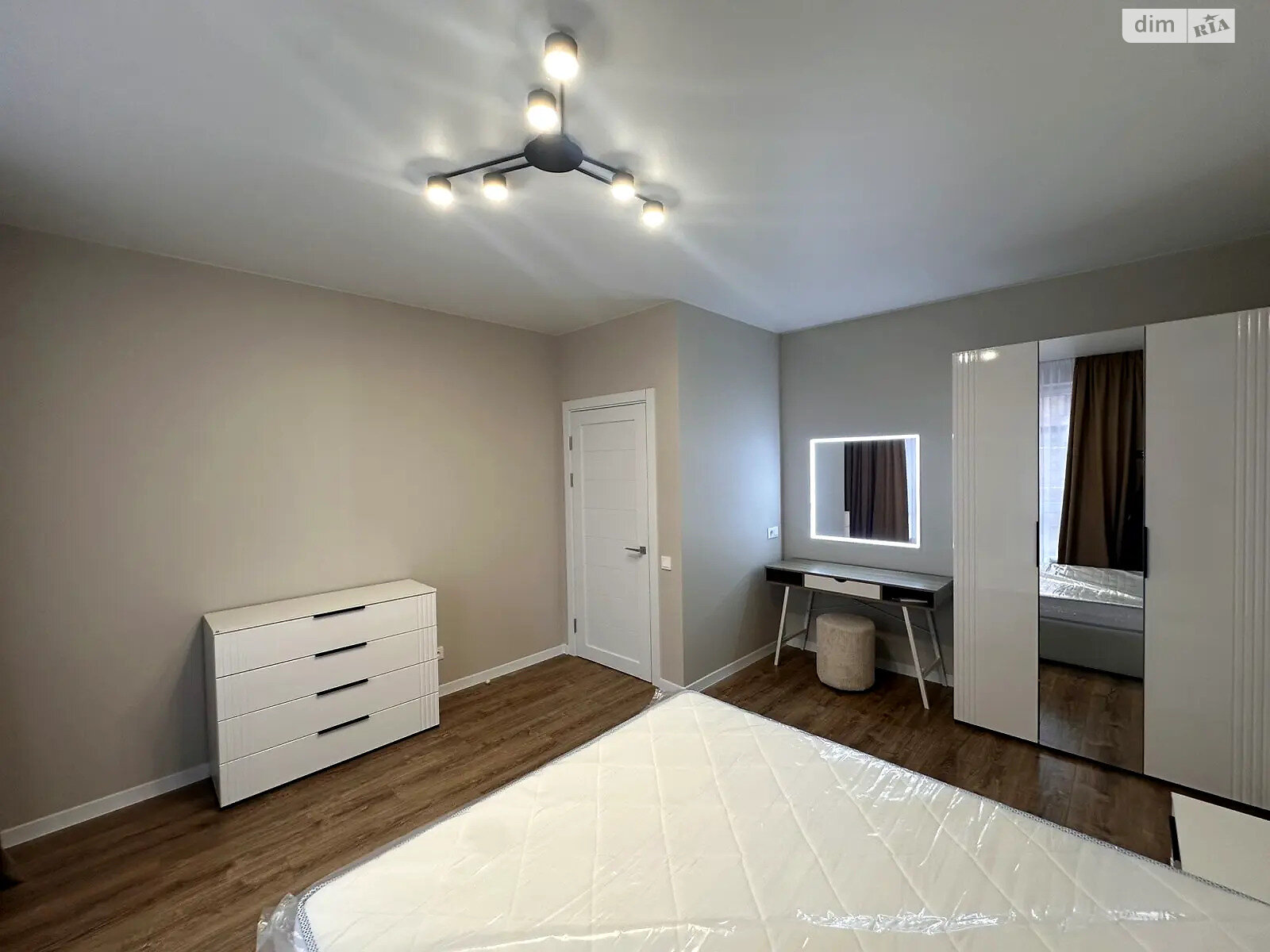 двухкомнатная квартира в Киеве, район Лукьяновка, на ул. Загоровская 25 в аренду на долгий срок помесячно фото 1