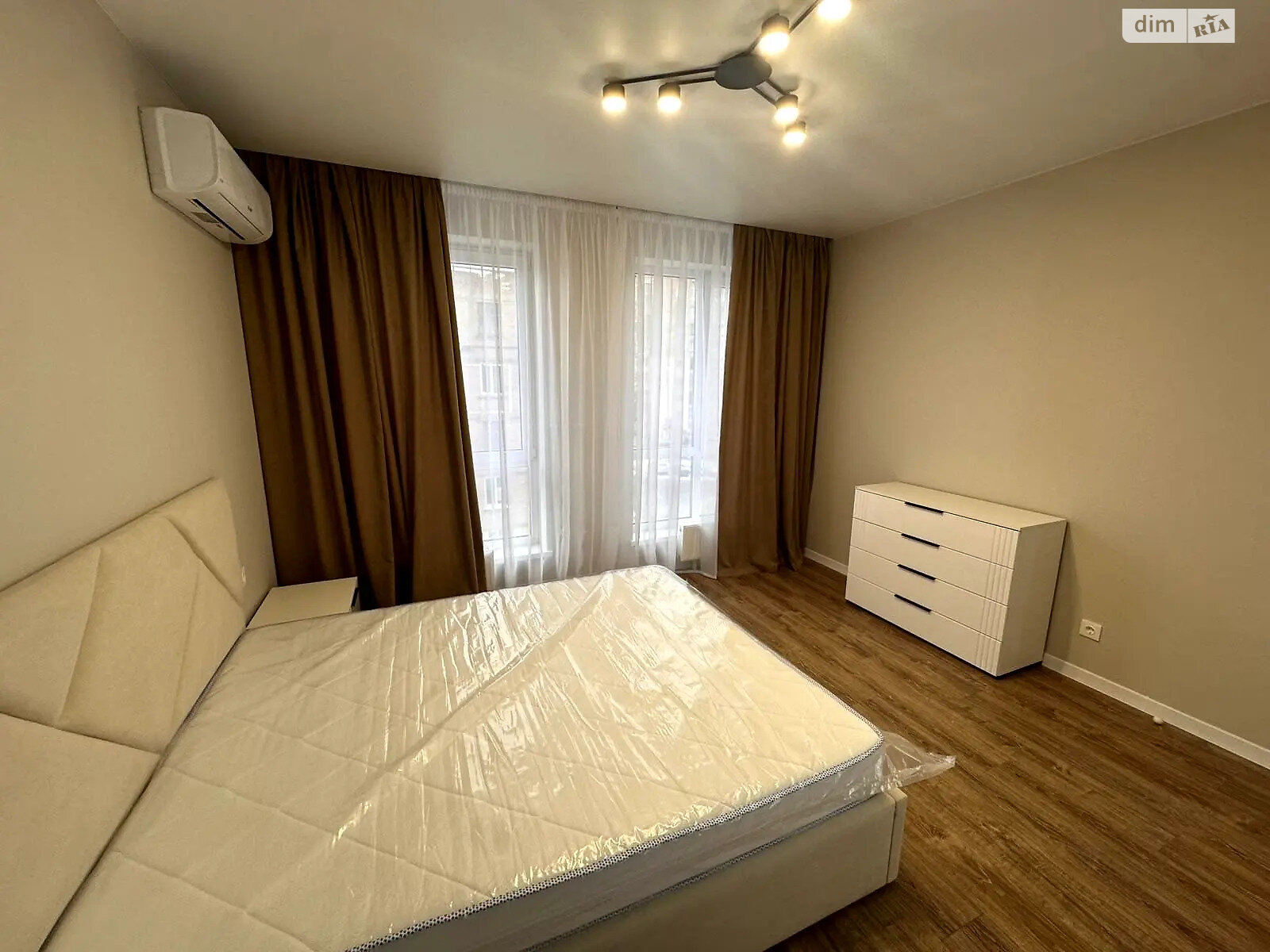 двухкомнатная квартира в Киеве, район Лукьяновка, на ул. Загоровская 25 в аренду на долгий срок помесячно фото 1