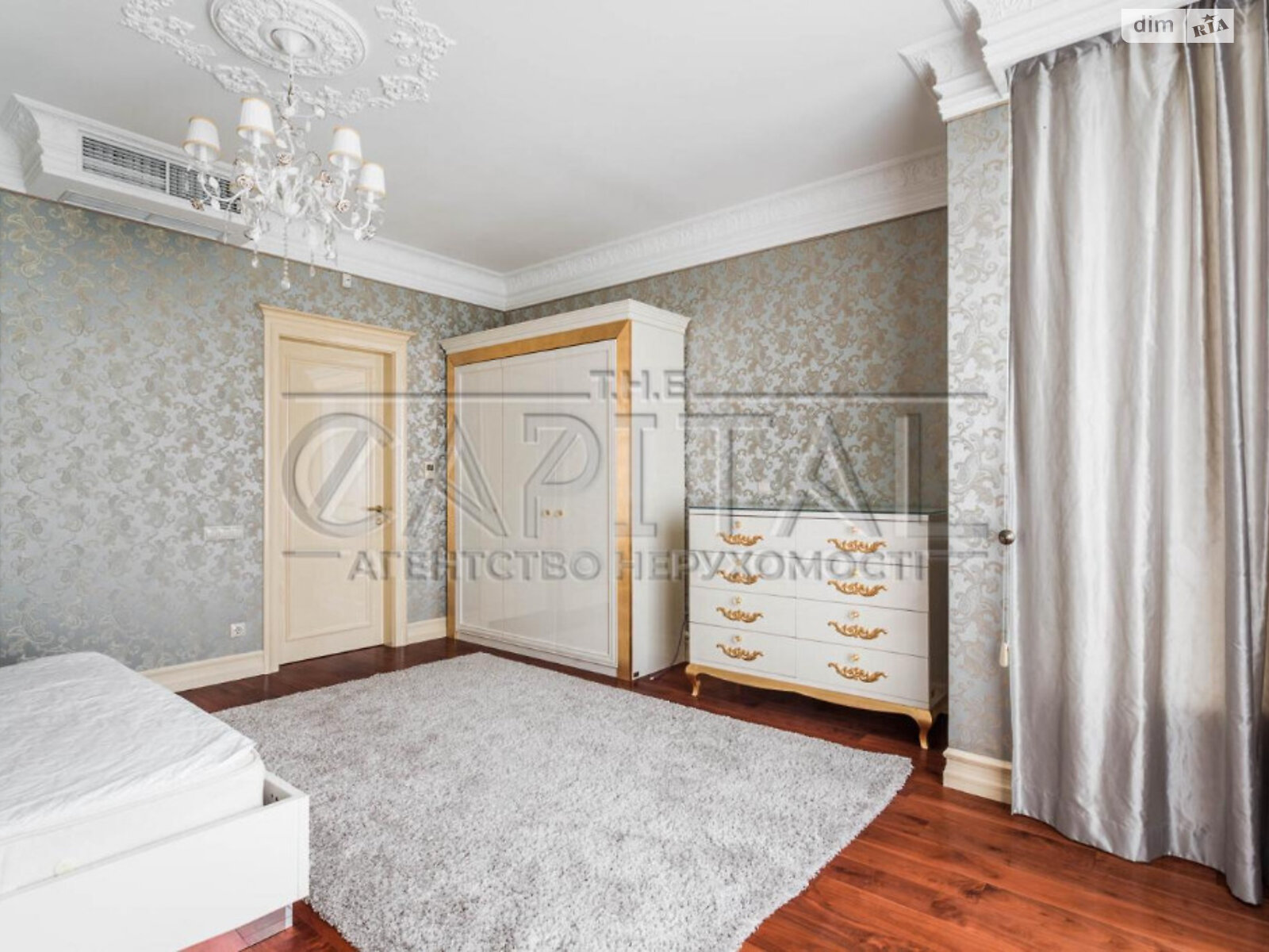 четырехкомнатная квартира с мебелью в Киеве, на ул. Михаила Бойчука 41-43 в аренду на долгий срок помесячно фото 1