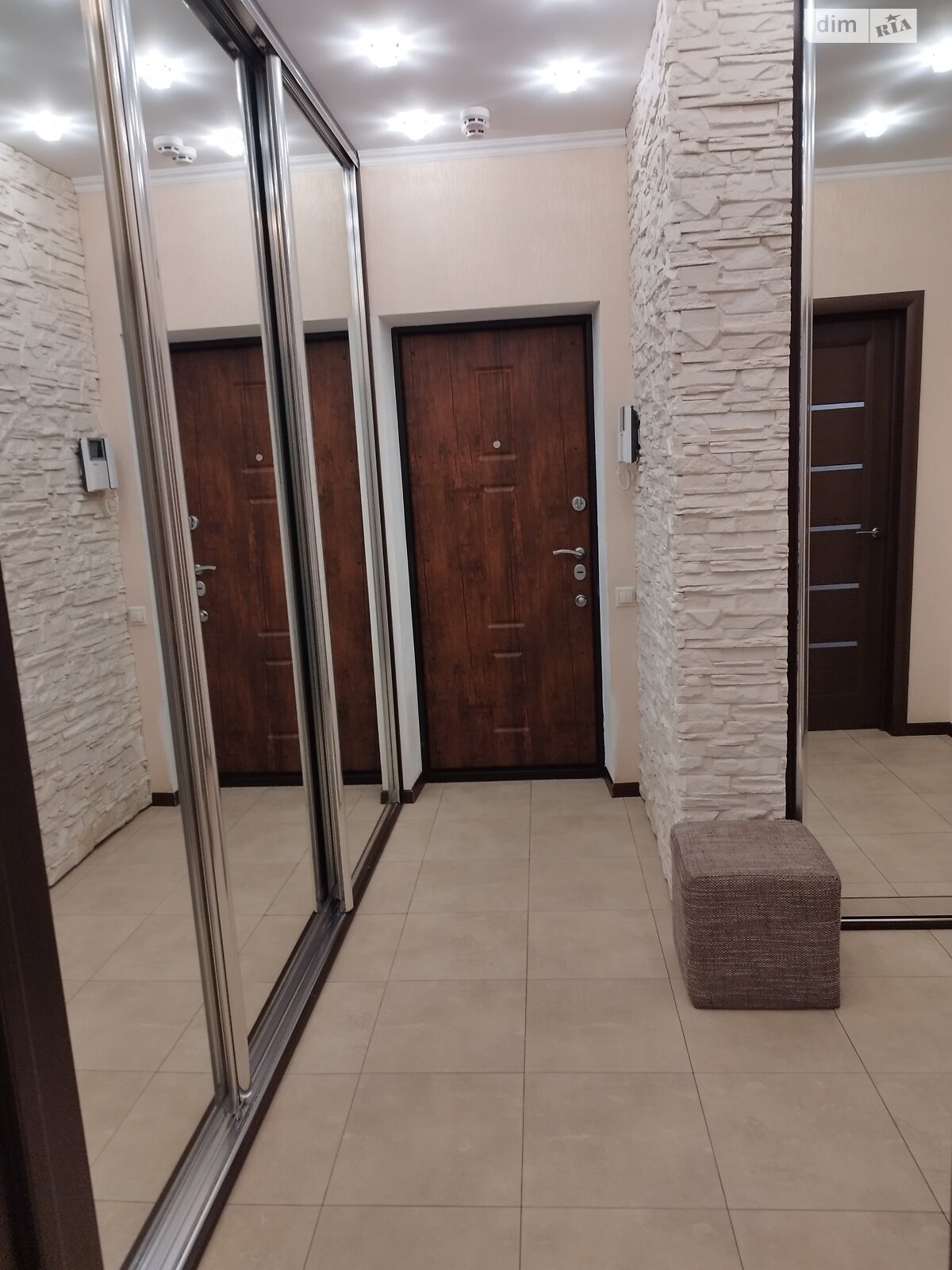 однокімнатна квартира в Києві, район Мінський Масив, на вул. Петра Калнишевського 7 в довготривалу оренду помісячно фото 1 однокімнатна квартира в Києві, район Мінський Масив, на вул. Петра Калнишевського 7 в довготривалу оренду помісячно фото 1