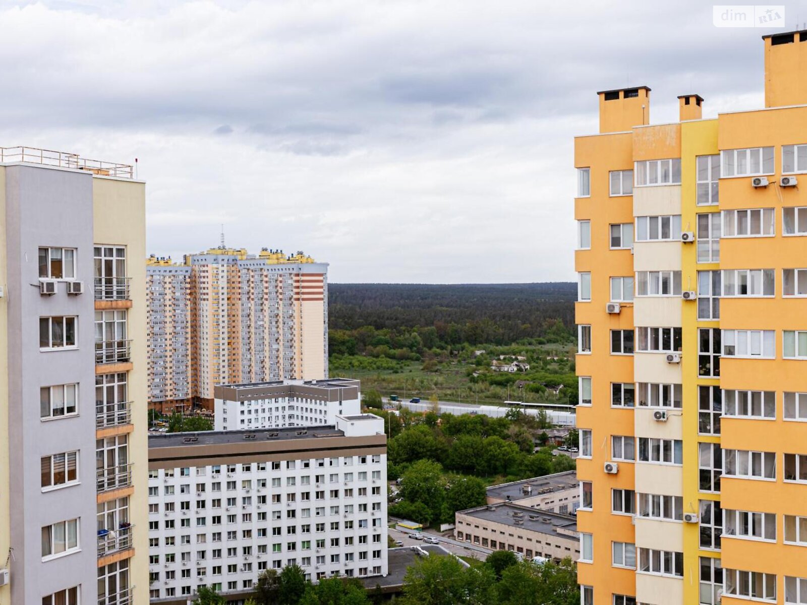 трехкомнатная квартира в Киеве, район Минский Массив, на ул. Семьи Кульженков 35 в аренду на долгий срок помесячно фото 1