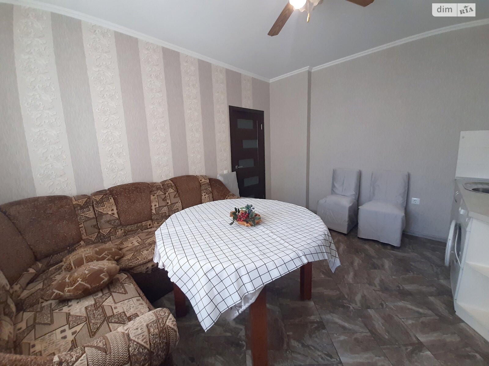 однокімнатна квартира з ремонтом в Києві, район Мінський Масив, на вул. Юрія Кондратюка 3 в довготривалу оренду помісячно фото 1 однокімнатна квартира з ремонтом в Києві, район Мінський Масив, на вул. Юрія Кондратюка 3 в довготривалу оренду помісячно фото 1
