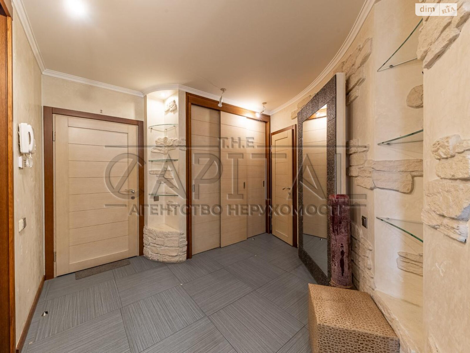 четырехкомнатная квартира в Киеве, район Соломенский, на ул. Мокрая 3 в аренду на долгий срок помесячно фото 1 четырехкомнатная квартира в Киеве, район Соломенский, на ул. Мокрая 3 в аренду на долгий срок помесячно фото 1