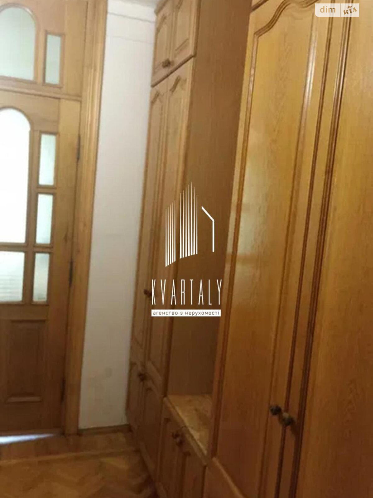 трикімнатна квартира в Києві, район Мостицький Масив, на вул. Наталії Ужвій 10 в довготривалу оренду помісячно фото 1 трикімнатна квартира в Києві, район Мостицький Масив, на вул. Наталії Ужвій 10 в довготривалу оренду помісячно фото 1