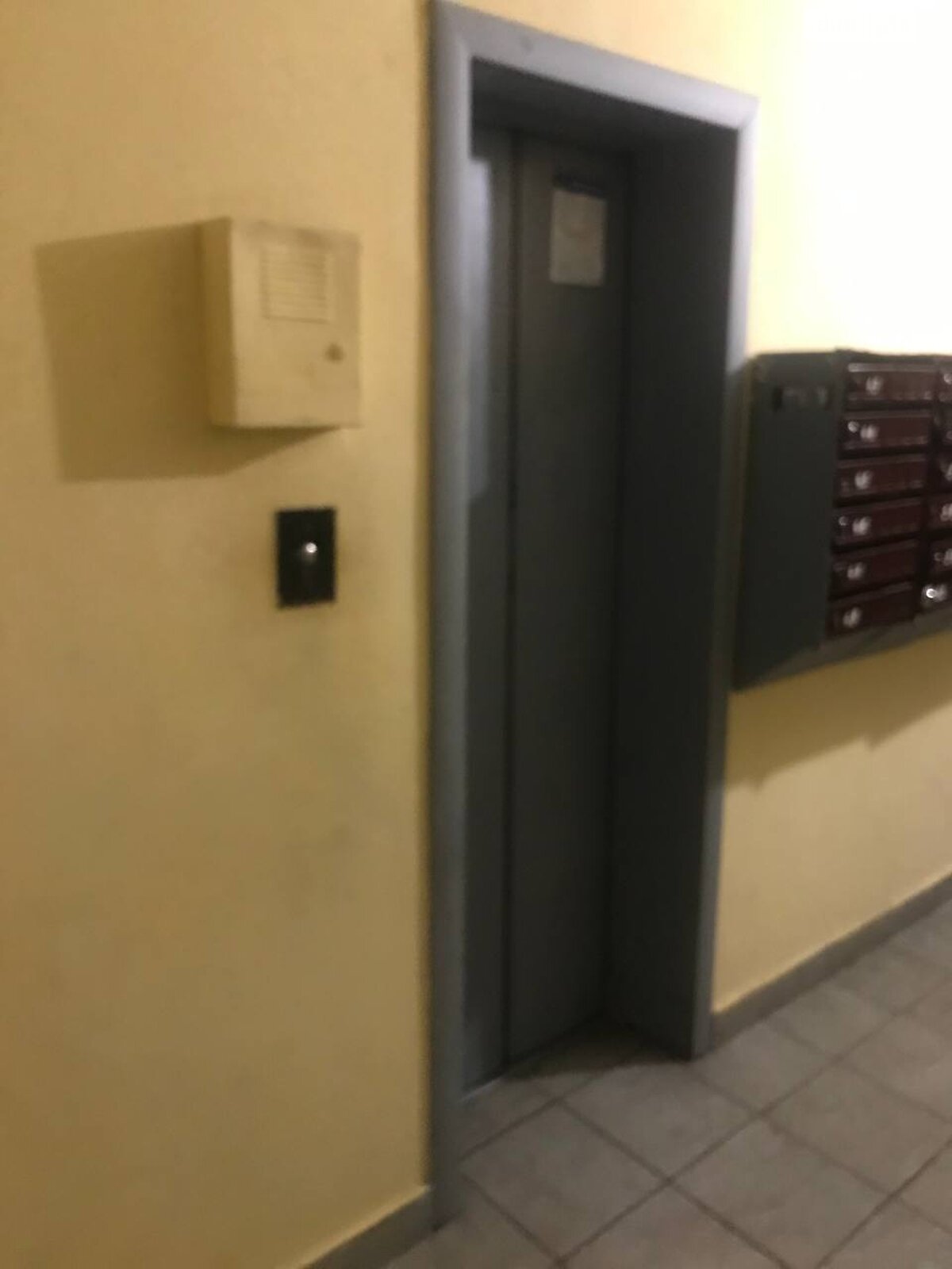 однокімнатна квартира в Києві, район Мостицький Масив, на вул. Наталії Ужвій 10 в довготривалу оренду помісячно фото 1 однокімнатна квартира в Києві, район Мостицький Масив, на вул. Наталії Ужвій 10 в довготривалу оренду помісячно фото 1