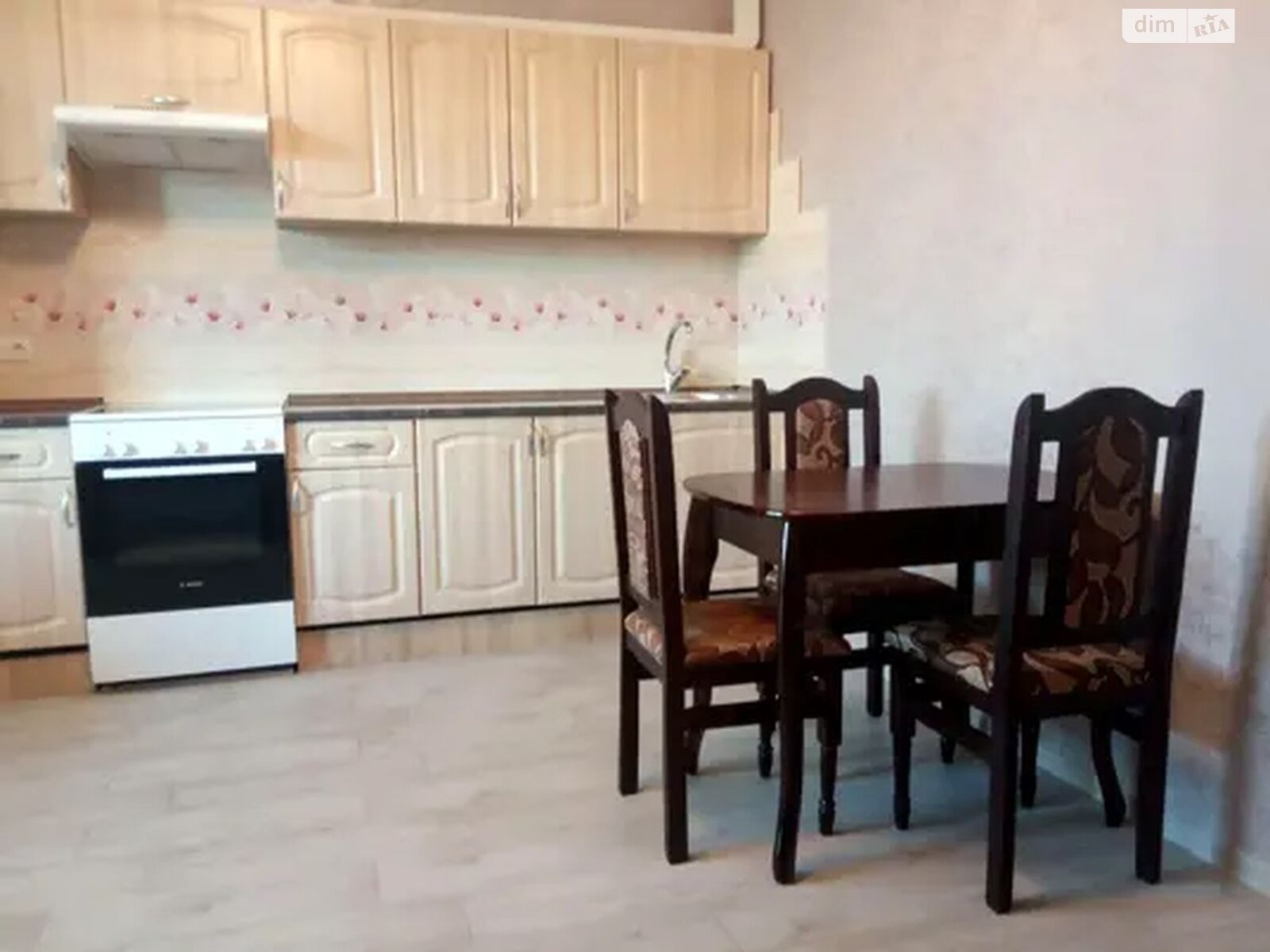 однокімнатна квартира в Києві, район Мостицький Масив, на вул. Новомостицька 15 в довготривалу оренду помісячно фото 1 однокімнатна квартира в Києві, район Мостицький Масив, на вул. Новомостицька 15 в довготривалу оренду помісячно фото 1