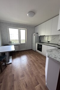 трикімнатна квартира в Києві, район Мостицький Масив, на вул. Сергія Данченка в довготривалу оренду помісячно фото 2