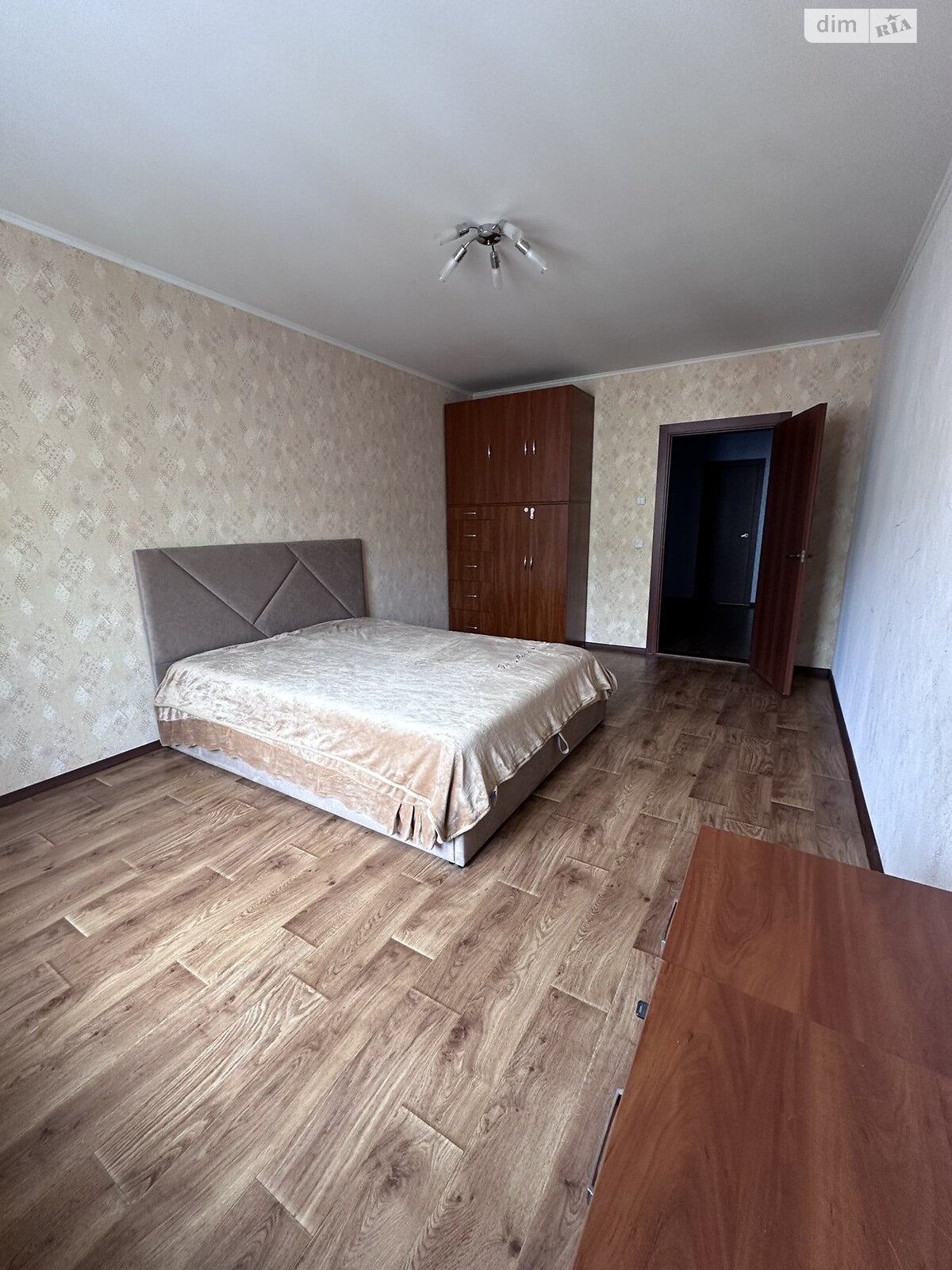 трикімнатна квартира в Києві, район Мостицький Масив, на вул. Сергія Данченка в довготривалу оренду помісячно фото 1 трикімнатна квартира в Києві, район Мостицький Масив, на вул. Сергія Данченка в довготривалу оренду помісячно фото 1