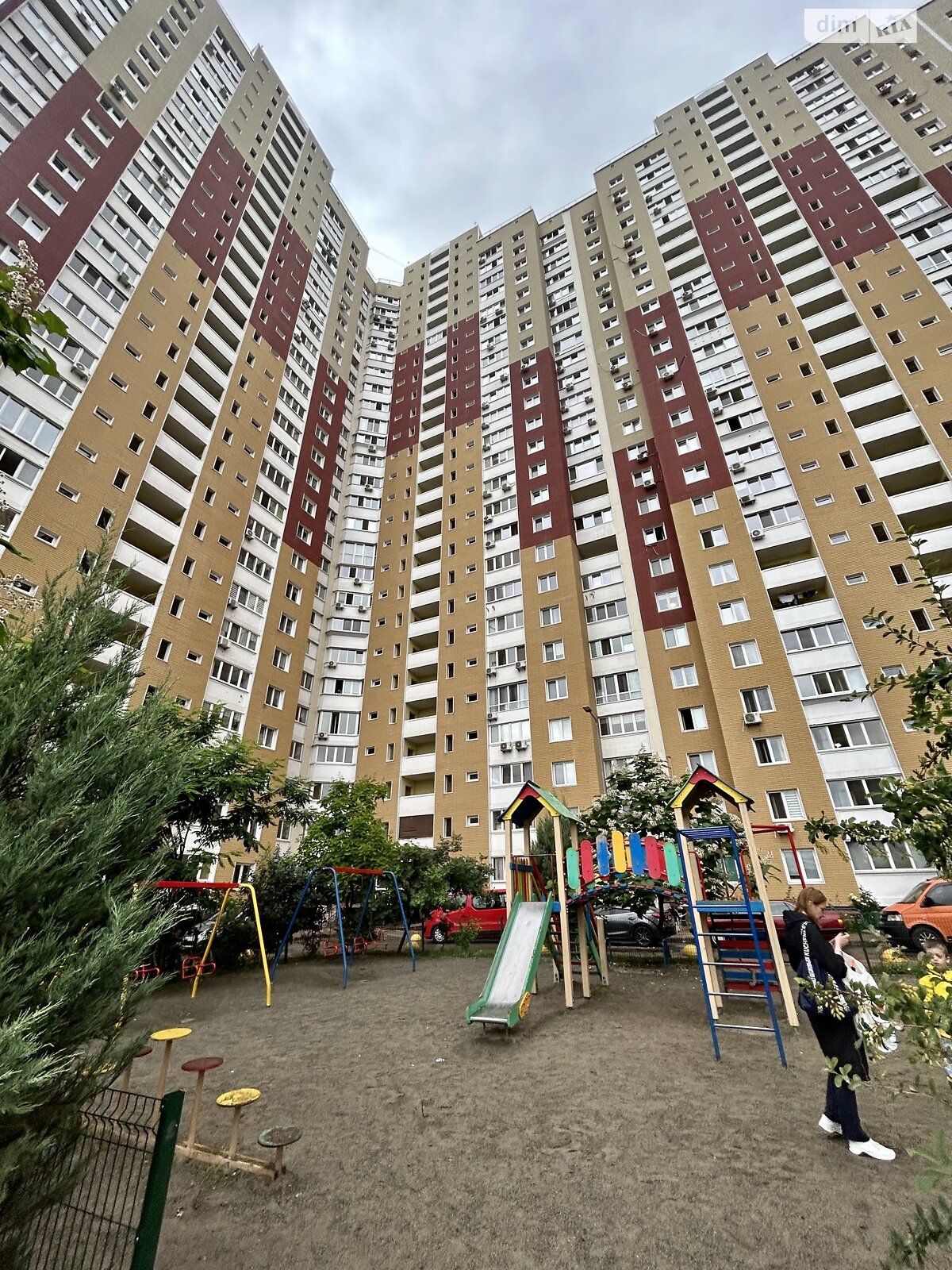 трикімнатна квартира в Києві, район Мостицький Масив, на вул. Сергія Данченка 5 в довготривалу оренду помісячно фото 1 трикімнатна квартира в Києві, район Мостицький Масив, на вул. Сергія Данченка 5 в довготривалу оренду помісячно фото 1