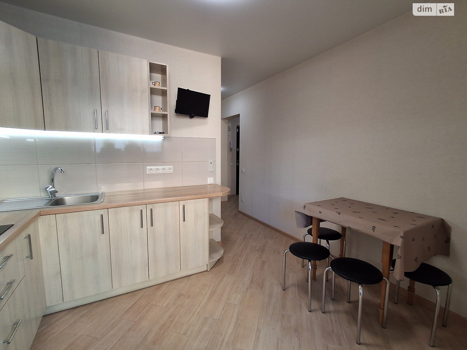 двухкомнатная квартира в Киеве, район Мостицкий Массив, на ул. Сергeя Данченко 28 в аренду на долгий срок помесячно фото 1