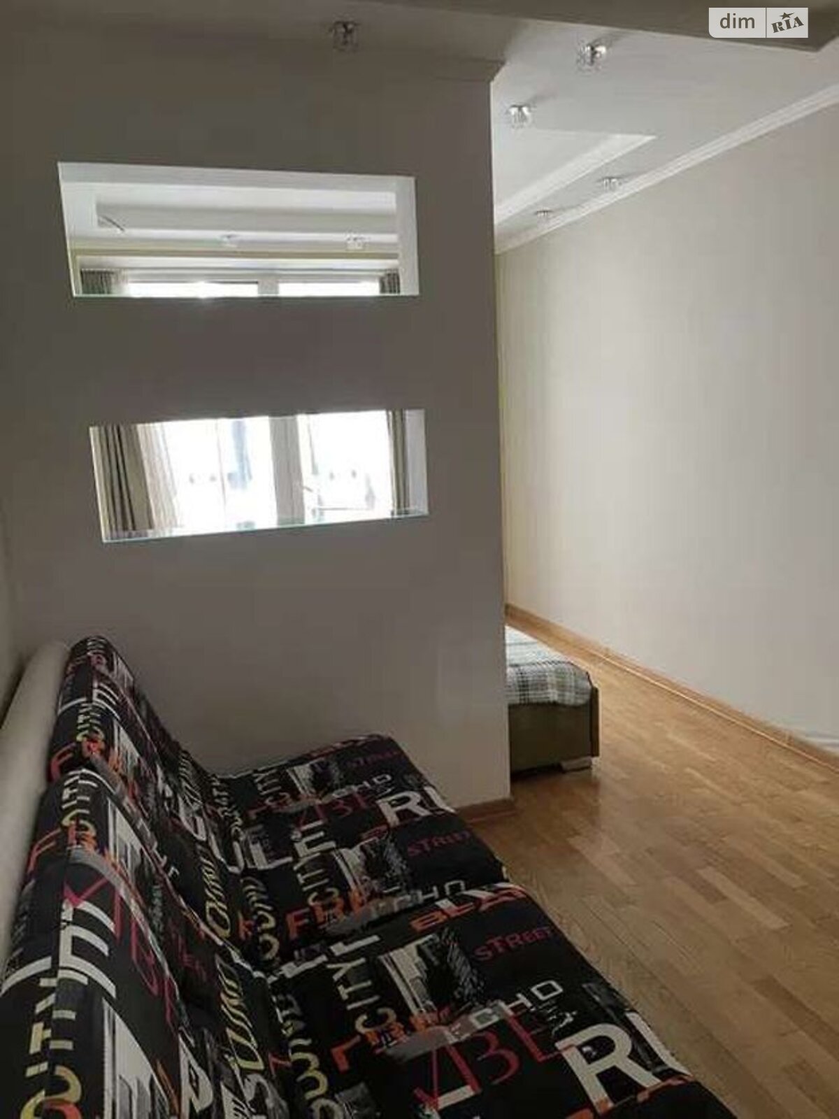 однокомнатная квартира в Киеве, район Мостицкий Массив, на ул. Замковецкая 94 в аренду на долгий срок помесячно фото 1 однокомнатная квартира в Киеве, район Мостицкий Массив, на ул. Замковецкая 94 в аренду на долгий срок помесячно фото 1