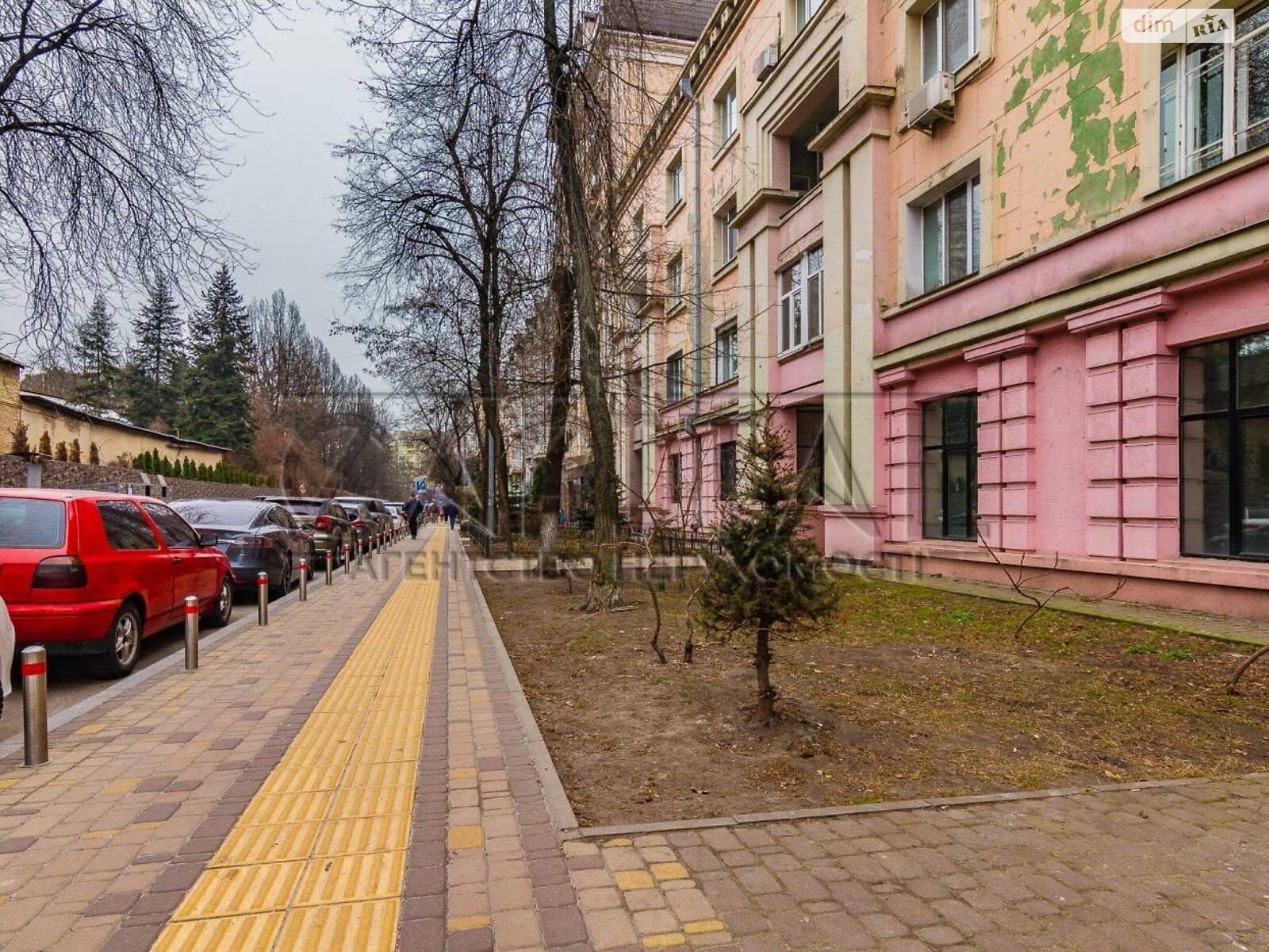 чотирикімнатна квартира в Києві, на вул. Назарівська 25 в довготривалу оренду помісячно фото 1 чотирикімнатна квартира в Києві, на вул. Назарівська 25 в довготривалу оренду помісячно фото 1