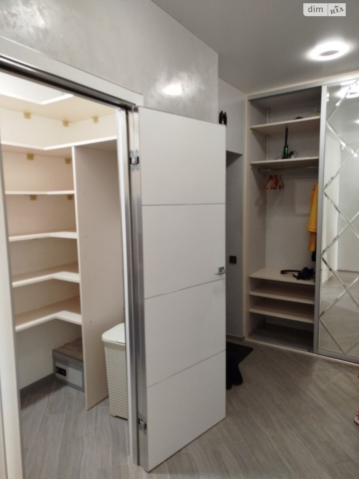 двокімнатна квартира в Києві, район Микільська Слобідка, на вул. Андрія Аболмасова 4А в довготривалу оренду помісячно фото 1 двокімнатна квартира в Києві, район Микільська Слобідка, на вул. Андрія Аболмасова 4А в довготривалу оренду помісячно фото 1