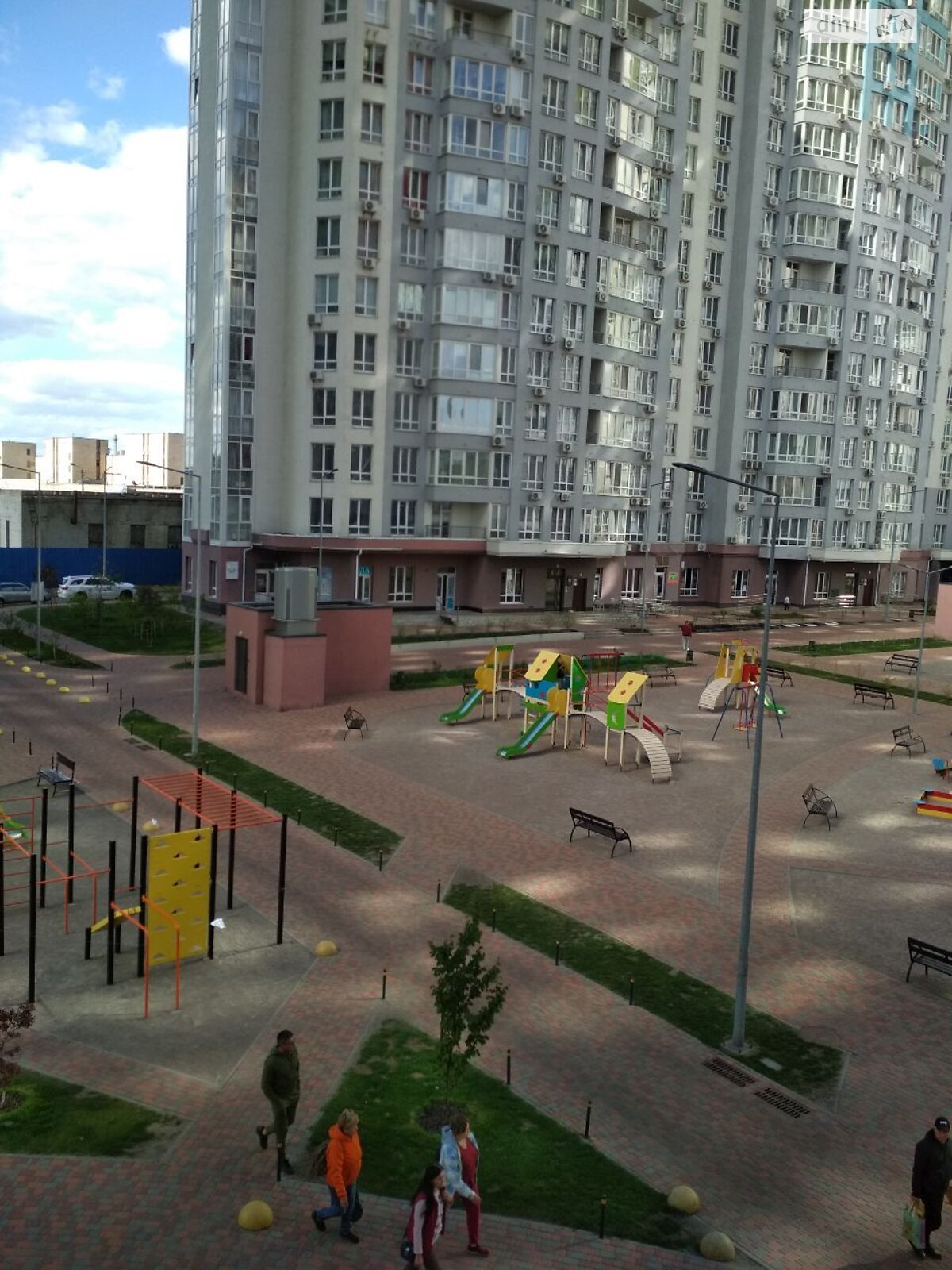 трехкомнатная квартира в Киеве, район Никольская Слободка, на ул. Каховская 60 в аренду на долгий срок помесячно фото 1 трехкомнатная квартира в Киеве, район Никольская Слободка, на ул. Каховская 60 в аренду на долгий срок помесячно фото 1