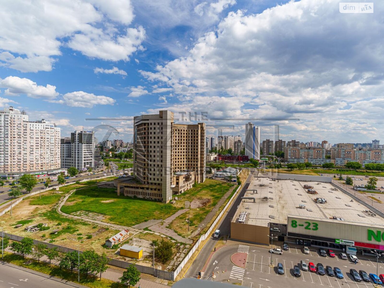 трикімнатна квартира в Києві, район Дніпровський, на вул. Микільсько-Слобідська 1А в довготривалу оренду помісячно фото 1 трикімнатна квартира в Києві, район Дніпровський, на вул. Микільсько-Слобідська 1А в довготривалу оренду помісячно фото 1