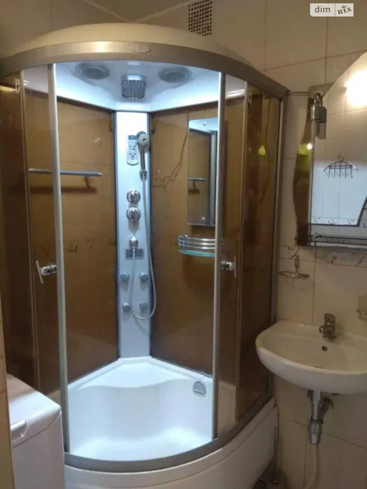 трехкомнатная квартира в Киеве, район Нивки, на ул. Даниила Щербаковского 46 в аренду на долгий срок помесячно фото 1