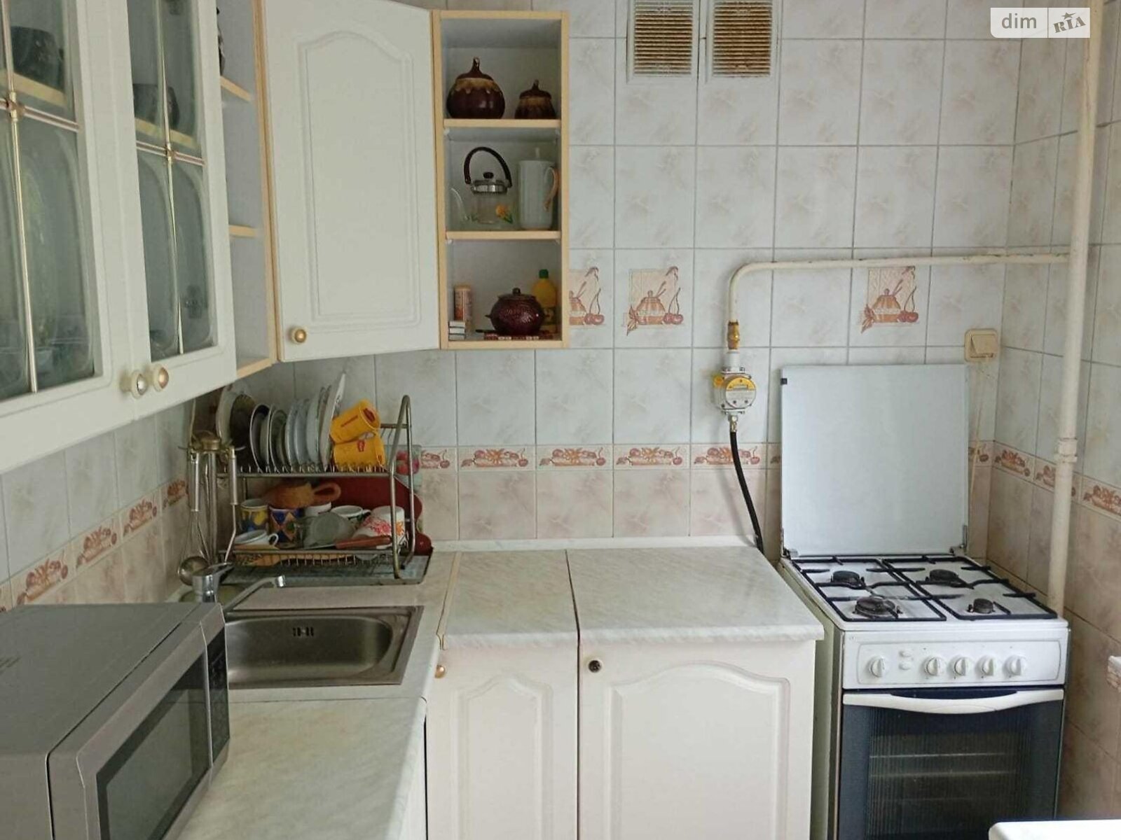 однокімнатна квартира в Києві, район Нивки, на вул. Салютна 29А в довготривалу оренду помісячно фото 1 однокімнатна квартира в Києві, район Нивки, на вул. Салютна 29А в довготривалу оренду помісячно фото 1