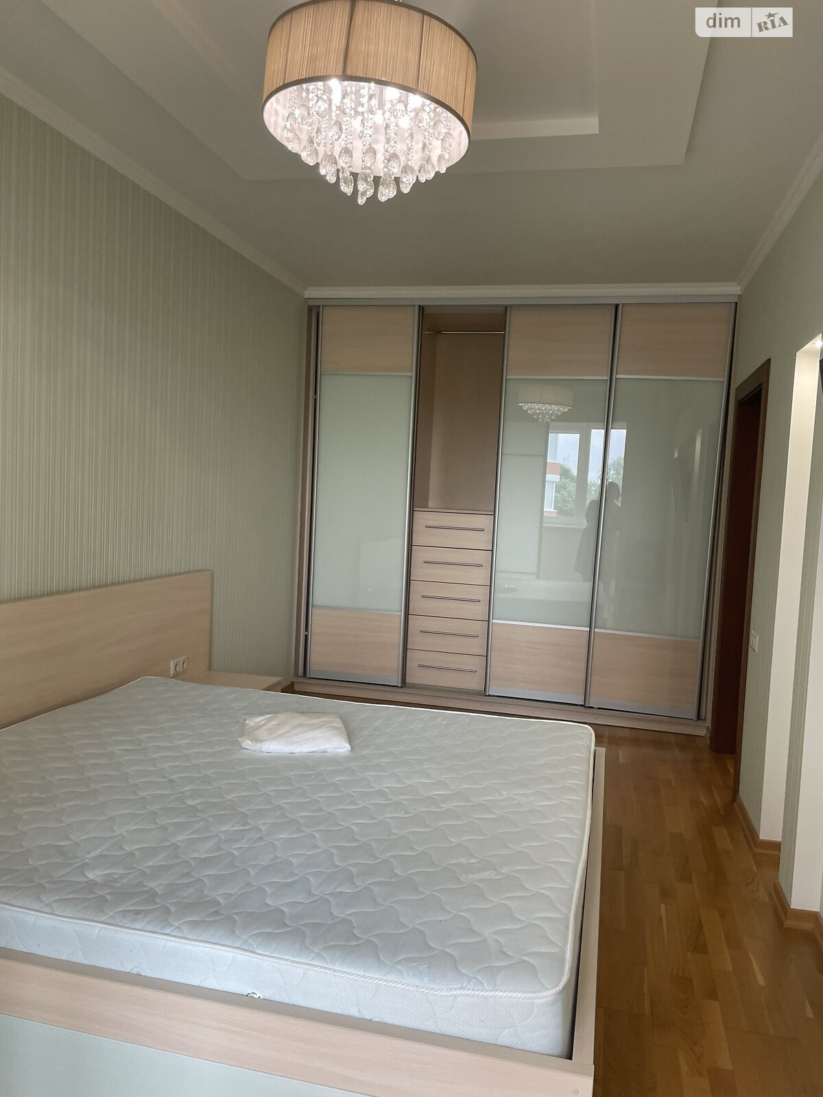 двокімнатна квартира в Києві, район Шевченківський, на вул. Салютна 1Б в довготривалу оренду помісячно фото 1 двокімнатна квартира в Києві, район Шевченківський, на вул. Салютна 1Б в довготривалу оренду помісячно фото 1