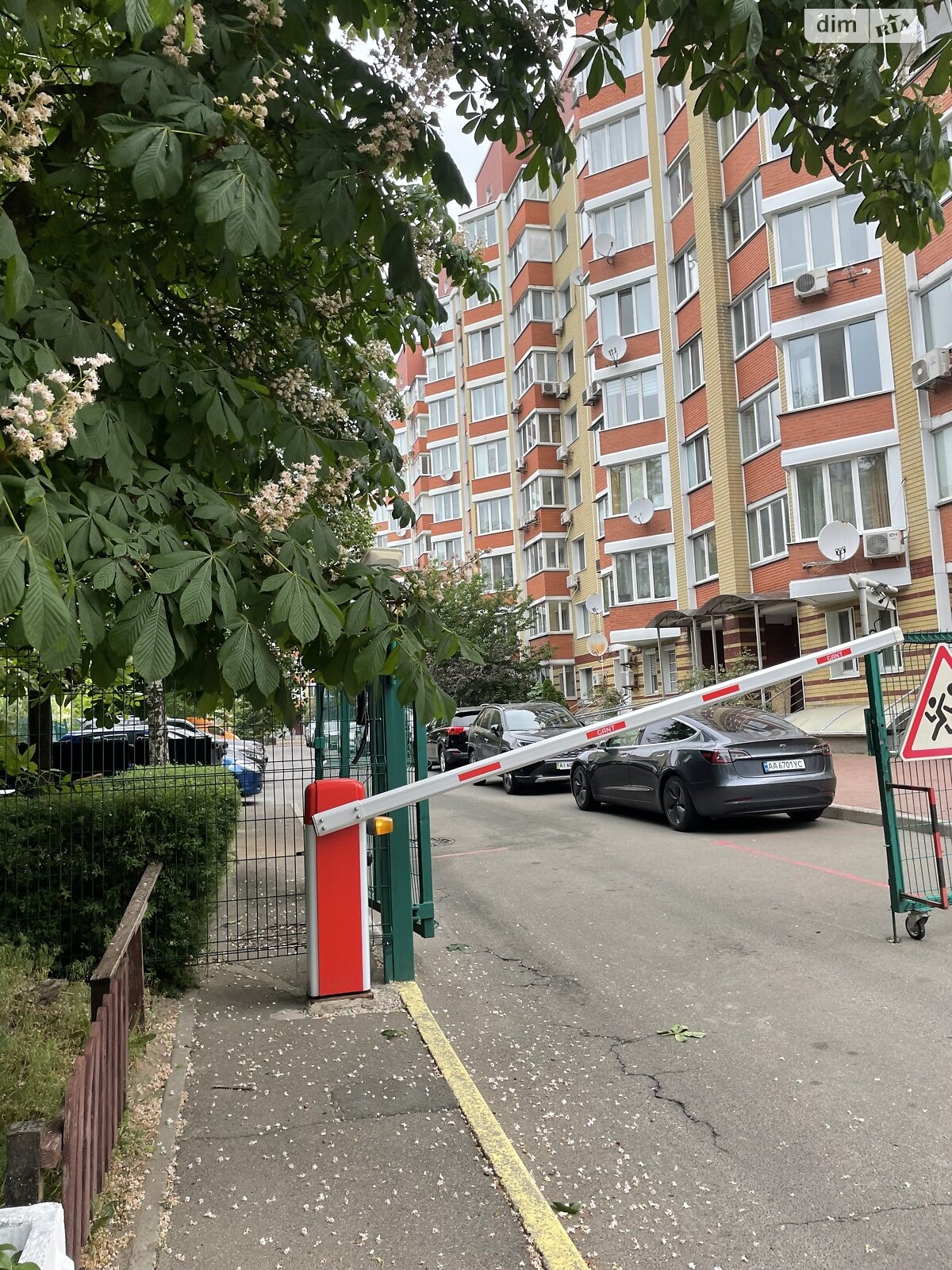 двокімнатна квартира в Києві, район Шевченківський, на вул. Салютна 1Б в довготривалу оренду помісячно фото 1 двокімнатна квартира в Києві, район Шевченківський, на вул. Салютна 1Б в довготривалу оренду помісячно фото 1