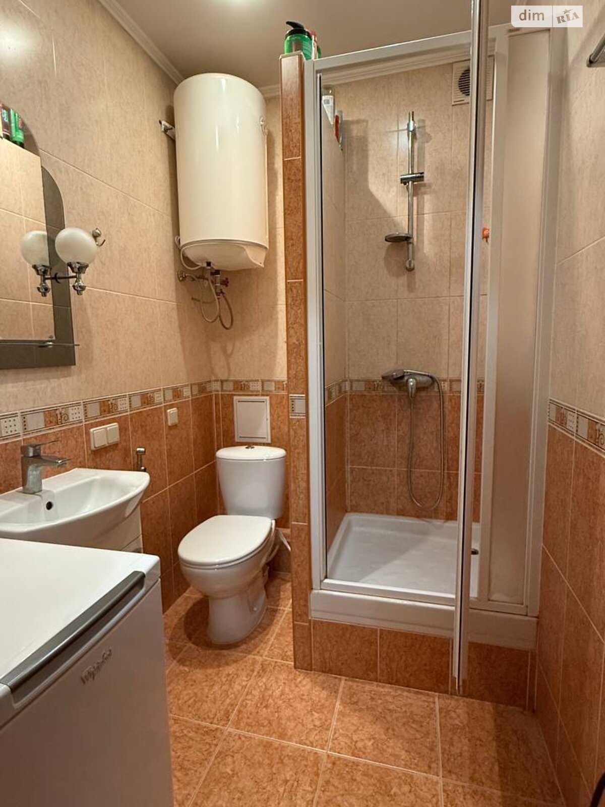 трикімнатна квартира в Києві, район Нивки, на вул. Салютна 1Б в довготривалу оренду помісячно фото 1