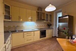 трикімнатна квартира в Києві, район Нивки, на вул. Салютна 1Б в довготривалу оренду помісячно фото 2