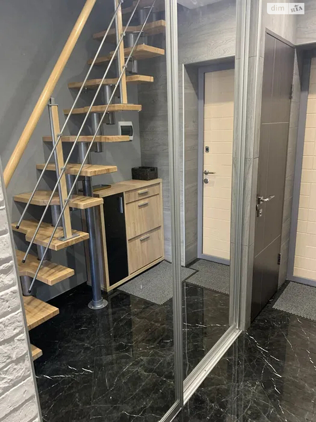 двухкомнатная квартира в Киеве, район Нивки, на ул. Сырецко-Садовая 5/1 в аренду на долгий срок помесячно фото 1 двухкомнатная квартира в Киеве, район Нивки, на ул. Сырецко-Садовая 5/1 в аренду на долгий срок помесячно фото 1