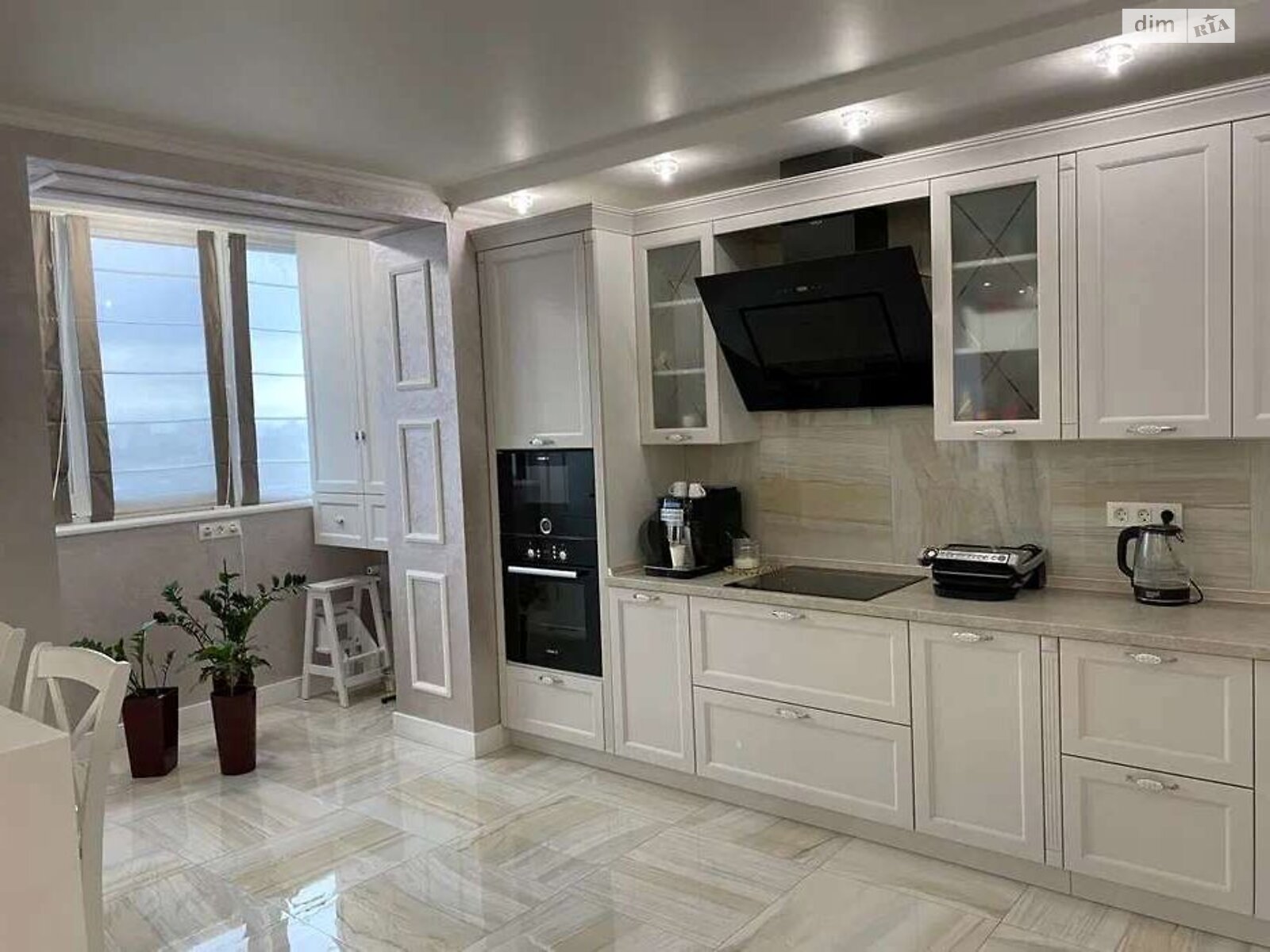 трикімнатна квартира в Києві, район Нова Дарниця, на вул. Бориспільська 6 в довготривалу оренду помісячно фото 1