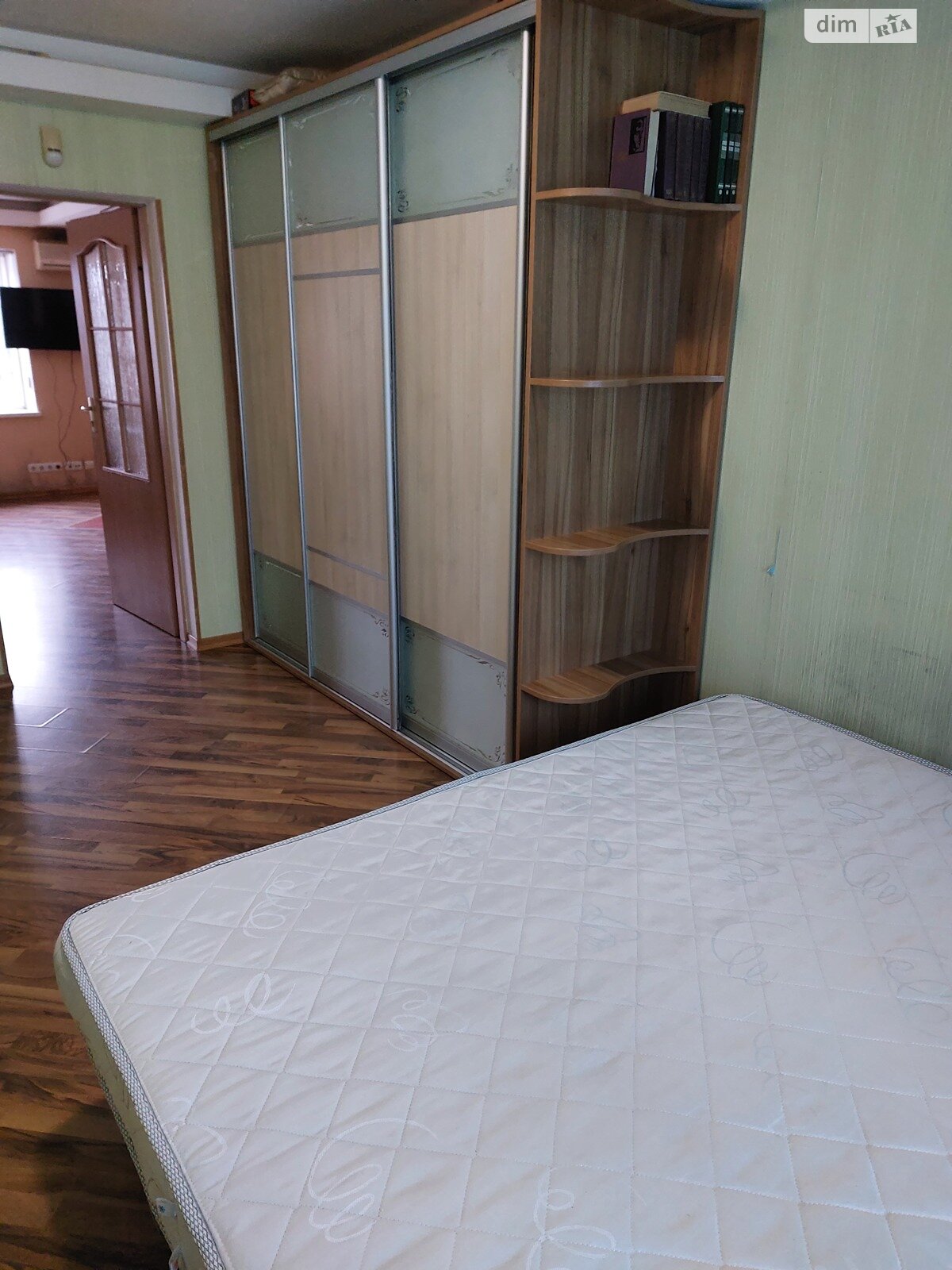 трехкомнатная квартира в Киеве, район Новая Дарница, на шоссе Харьковское 21/3, кв. 111 в аренду на долгий срок помесячно фото 1 трехкомнатная квартира в Киеве, район Новая Дарница, на шоссе Харьковское 21/3, кв. 111 в аренду на долгий срок помесячно фото 1