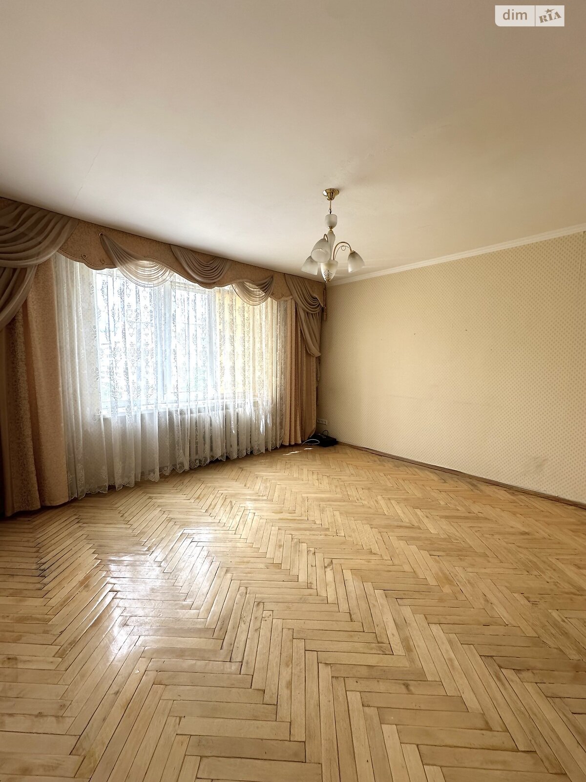 двокімнатна квартира в Києві, район Нова Дарниця, на вул. Юрія Литвинського 82А, кв. 128 в довготривалу оренду помісячно фото 1 двокімнатна квартира в Києві, район Нова Дарниця, на вул. Юрія Литвинського 82А, кв. 128 в довготривалу оренду помісячно фото 1