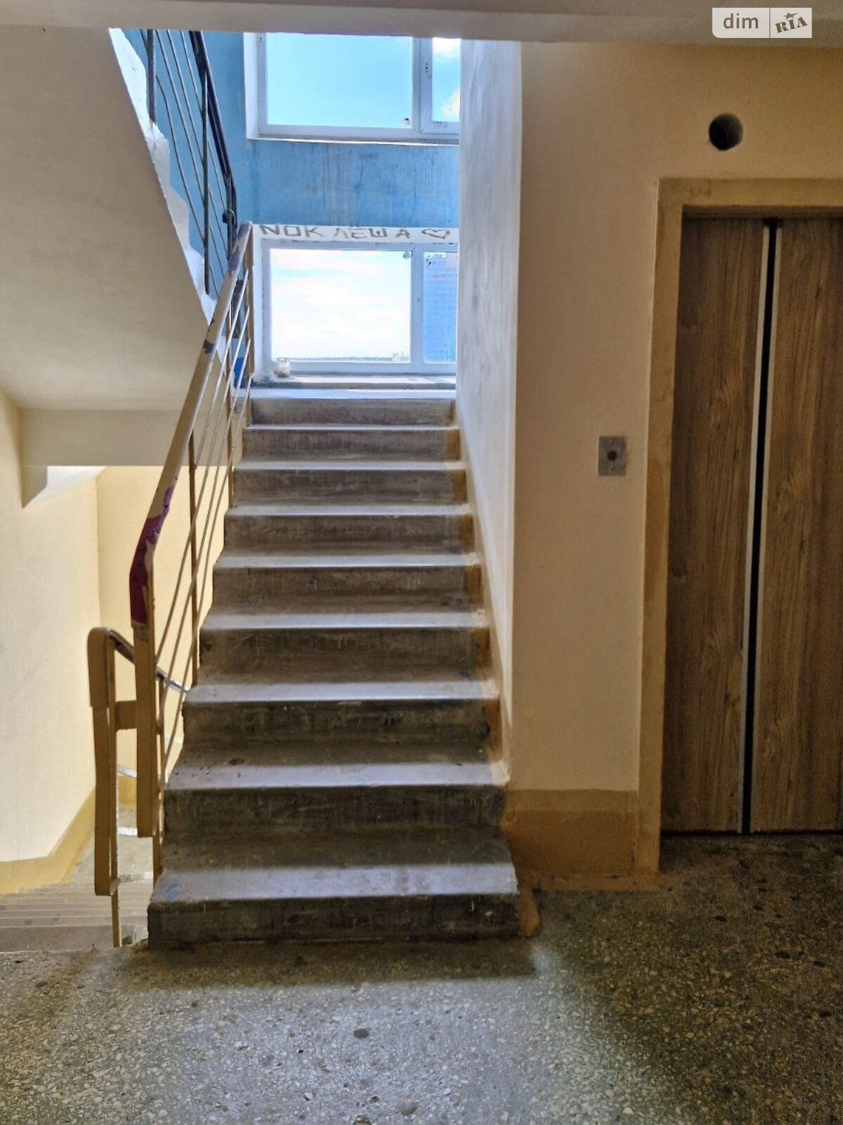 двокімнатна квартира без меблів в Києві, район Новобіличі, на вул. Академіка Булаховського 30 в довготривалу оренду помісячно фото 1 двокімнатна квартира без меблів в Києві, район Новобіличі, на вул. Академіка Булаховського 30 в довготривалу оренду помісячно фото 1