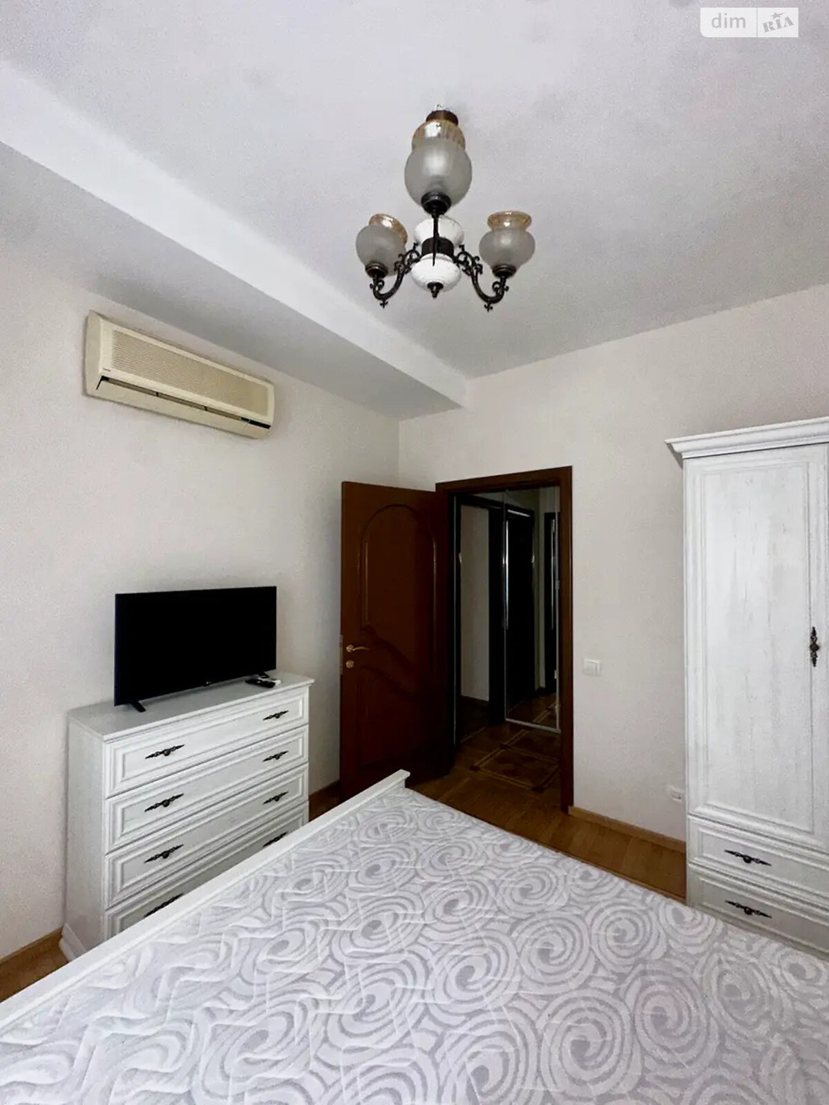 однокомнатная квартира в Киеве, район Новое строение, на ул. Большая Васильковская 114 в аренду на долгий срок помесячно фото 1