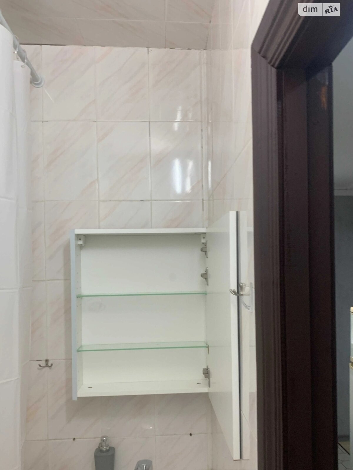 однокімнатна квартира в Києві, район Оболонь, на вул. Героїв полку АЗОВ 28Б в довготривалу оренду помісячно фото 1 однокімнатна квартира в Києві, район Оболонь, на вул. Героїв полку АЗОВ 28Б в довготривалу оренду помісячно фото 1