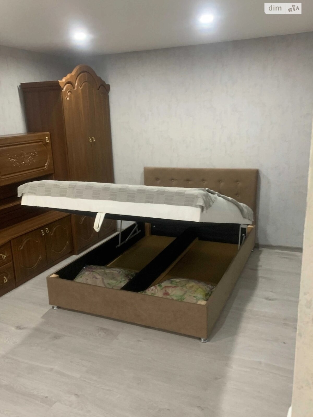 однокімнатна квартира в Києві, район Оболонь, на вул. Героїв полку АЗОВ 28Б в довготривалу оренду помісячно фото 1 однокімнатна квартира в Києві, район Оболонь, на вул. Героїв полку АЗОВ 28Б в довготривалу оренду помісячно фото 1