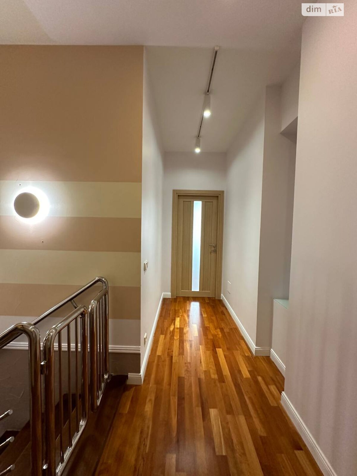 чотирикімнатна квартира в Києві, район undefined, на вул. Йорданська 9К в довготривалу оренду помісячно фото 1 чотирикімнатна квартира в Києві, район undefined, на вул. Йорданська 9К в довготривалу оренду помісячно фото 1