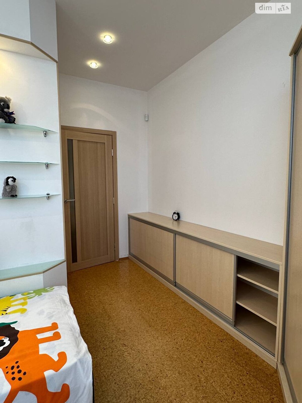 чотирикімнатна квартира в Києві, район undefined, на вул. Йорданська 9К в довготривалу оренду помісячно фото 1 чотирикімнатна квартира в Києві, район undefined, на вул. Йорданська 9К в довготривалу оренду помісячно фото 1