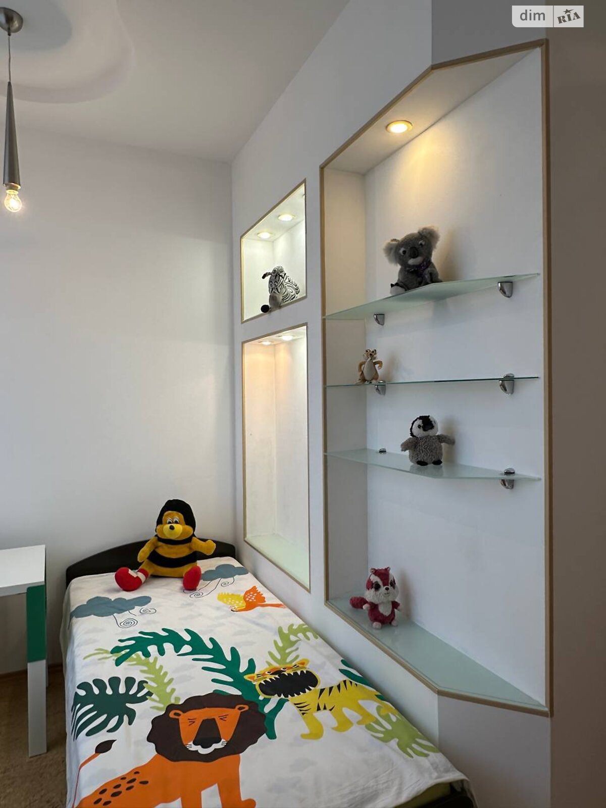 чотирикімнатна квартира в Києві, район undefined, на вул. Йорданська 9К в довготривалу оренду помісячно фото 1 чотирикімнатна квартира в Києві, район undefined, на вул. Йорданська 9К в довготривалу оренду помісячно фото 1