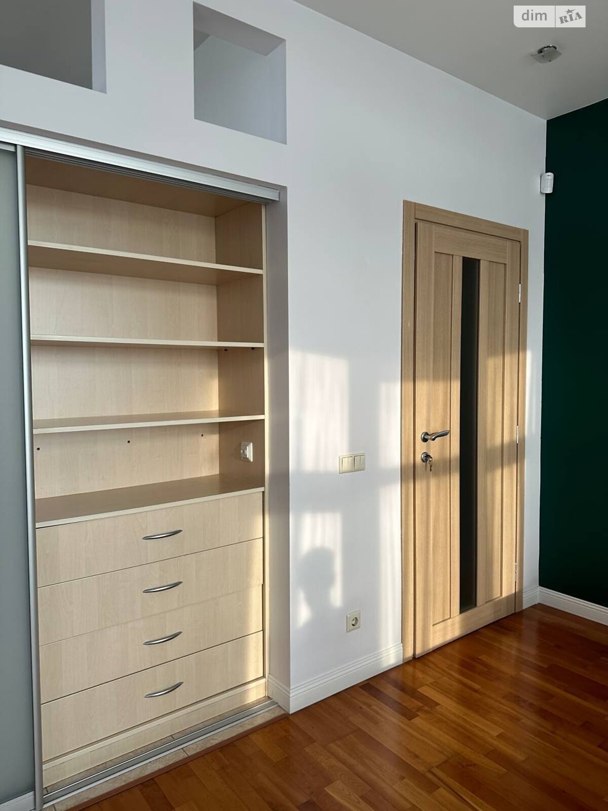 чотирикімнатна квартира в Києві, район undefined, на вул. Йорданська 9К в довготривалу оренду помісячно фото 1 чотирикімнатна квартира в Києві, район undefined, на вул. Йорданська 9К в довготривалу оренду помісячно фото 1