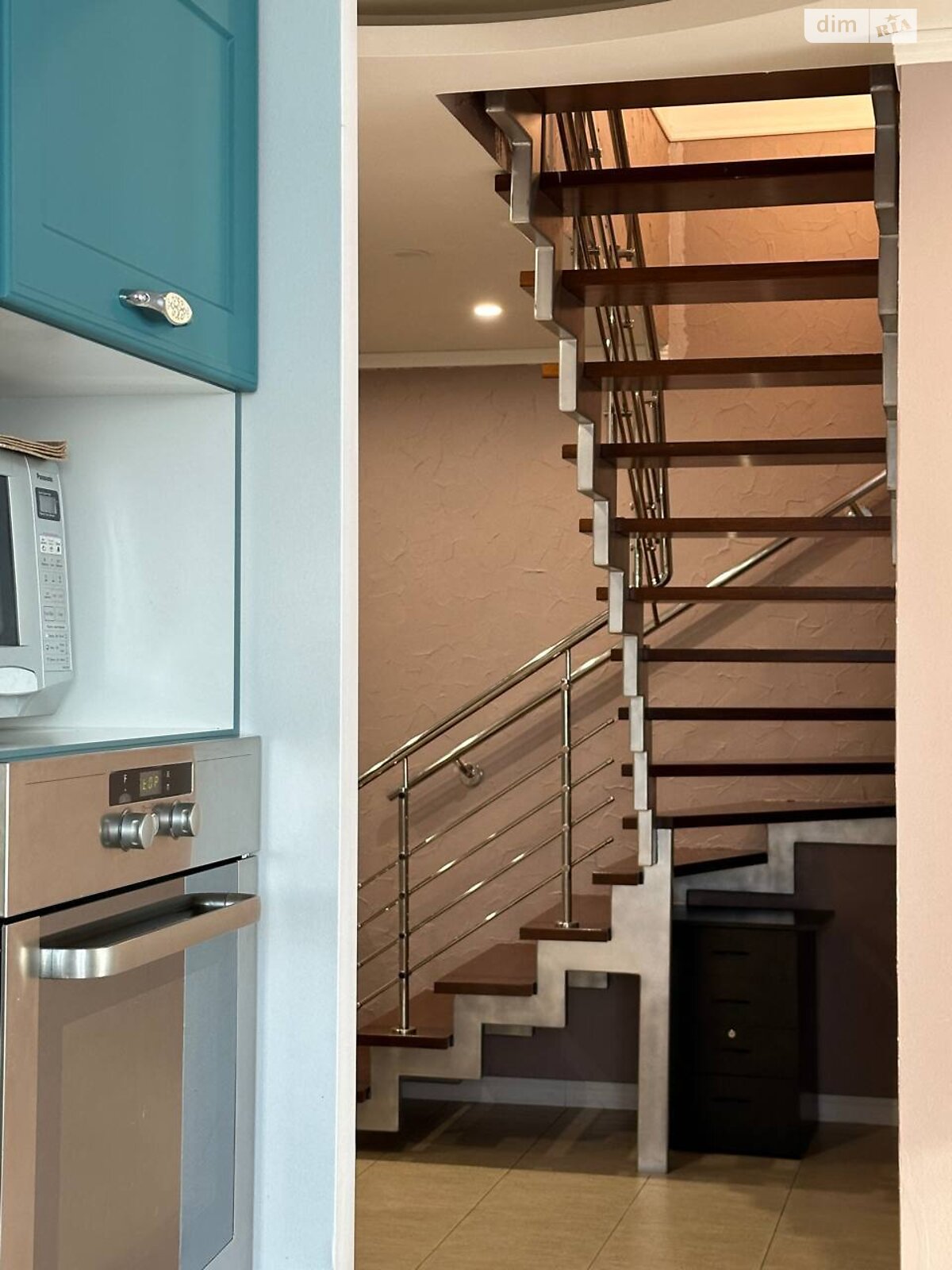 чотирикімнатна квартира в Києві, район undefined, на вул. Йорданська 9К в довготривалу оренду помісячно фото 1 чотирикімнатна квартира в Києві, район undefined, на вул. Йорданська 9К в довготривалу оренду помісячно фото 1