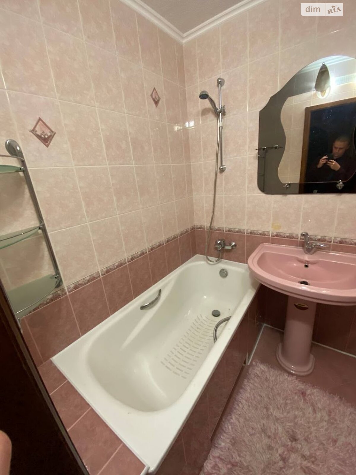 однокімнатна квартира в Києві, район undefined, на вул. Левка Лук’яненка 2/4 в довготривалу оренду помісячно фото 1